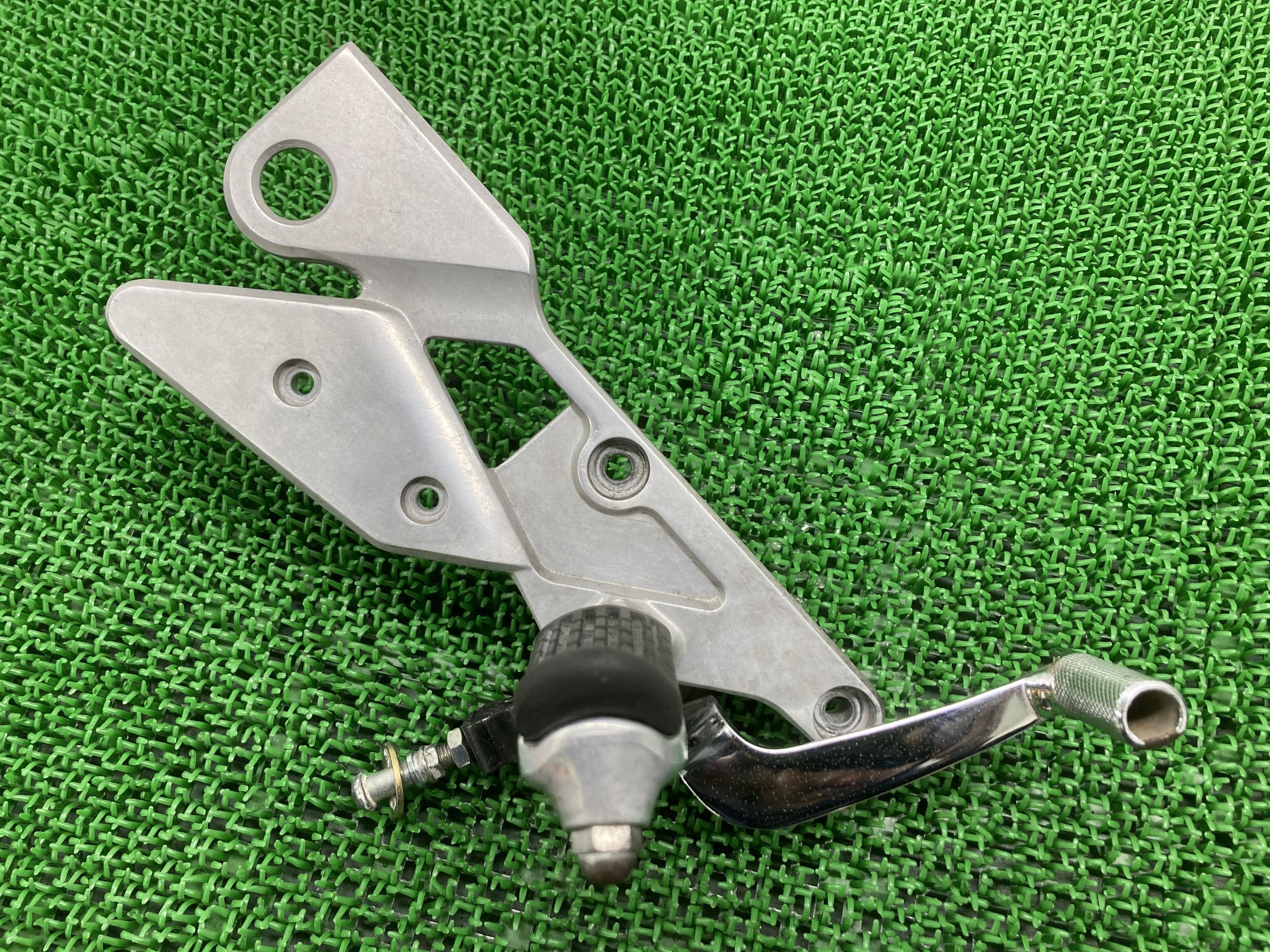 CB1300SF ステップ 右 ホンダ 純正 バイク 部品 SC40 ブレーキペダル ペグ 曲がり無し 品薄 車検 Genuine 【中古】 10