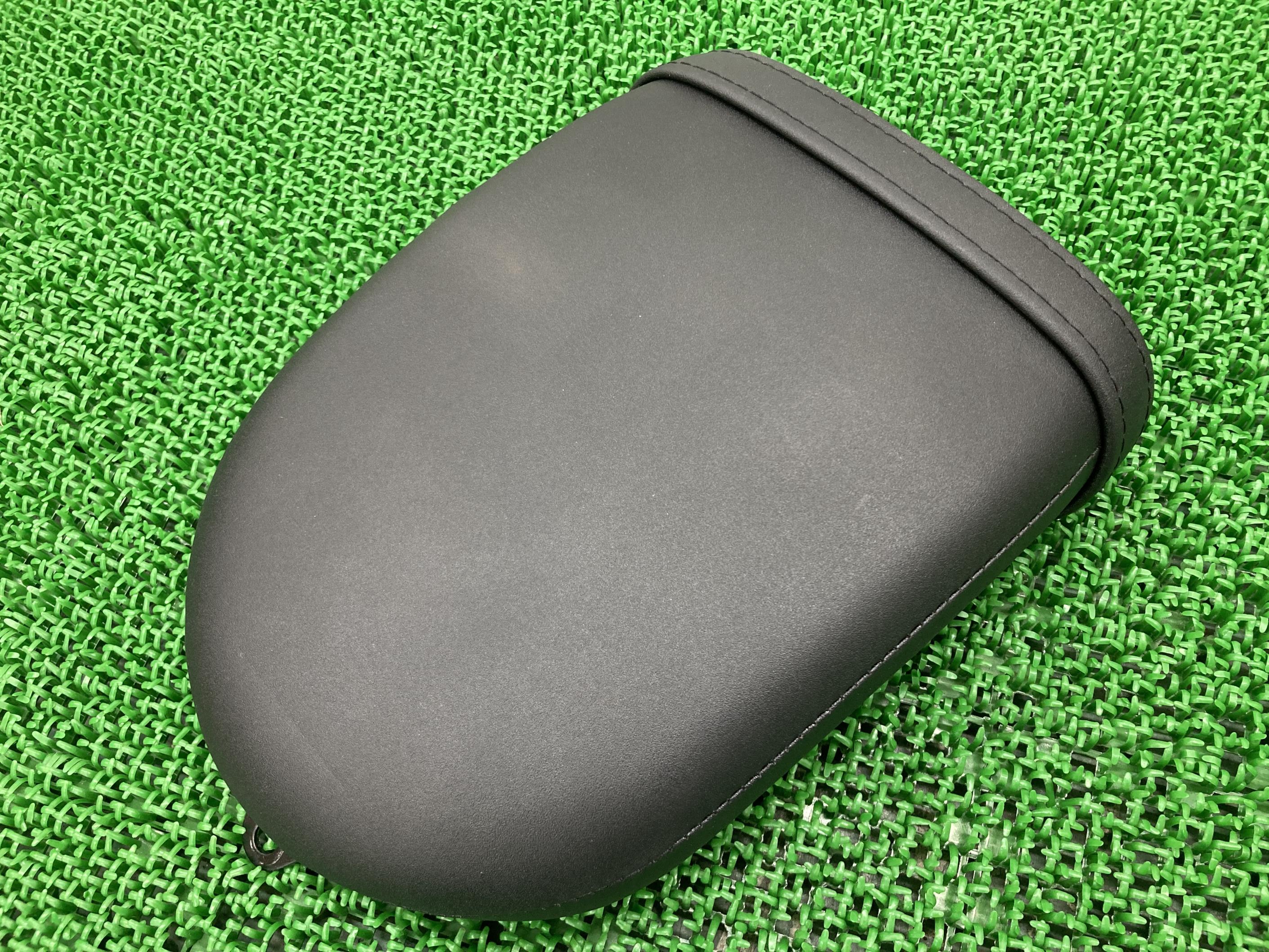 レブル500 タンデムシート PC60-1000*** ホンダ 純正 バイク 部品 PC60 リアシート コンディション良好 破れ無し 品薄 車検 Genuine 【中古】 84