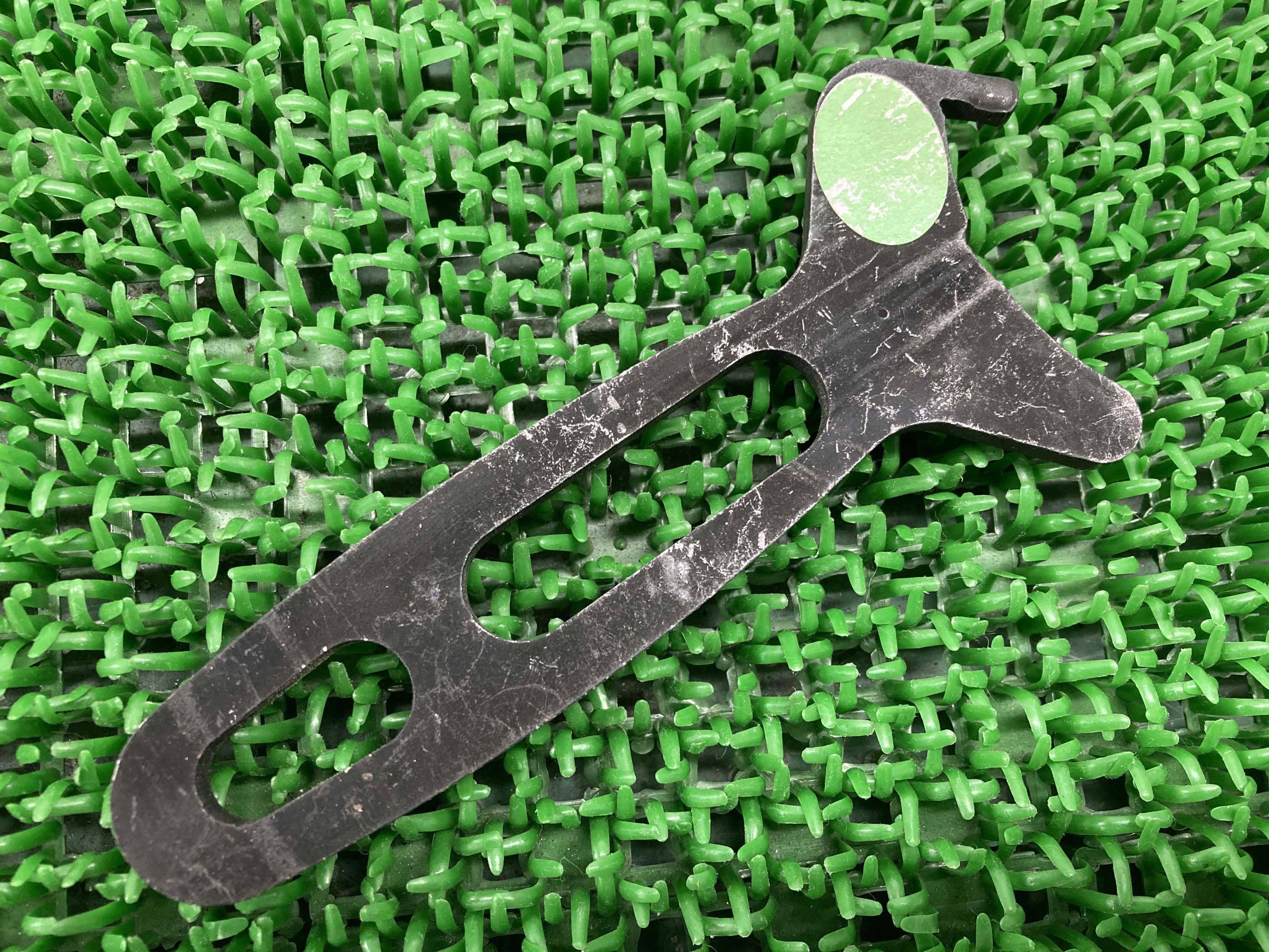 XL1200Xフックレンチハーレー純正バイク部品スポーツスターフォーティーエイト16年-XL1200Vにもシート裏に車検Genuine【中古】 78