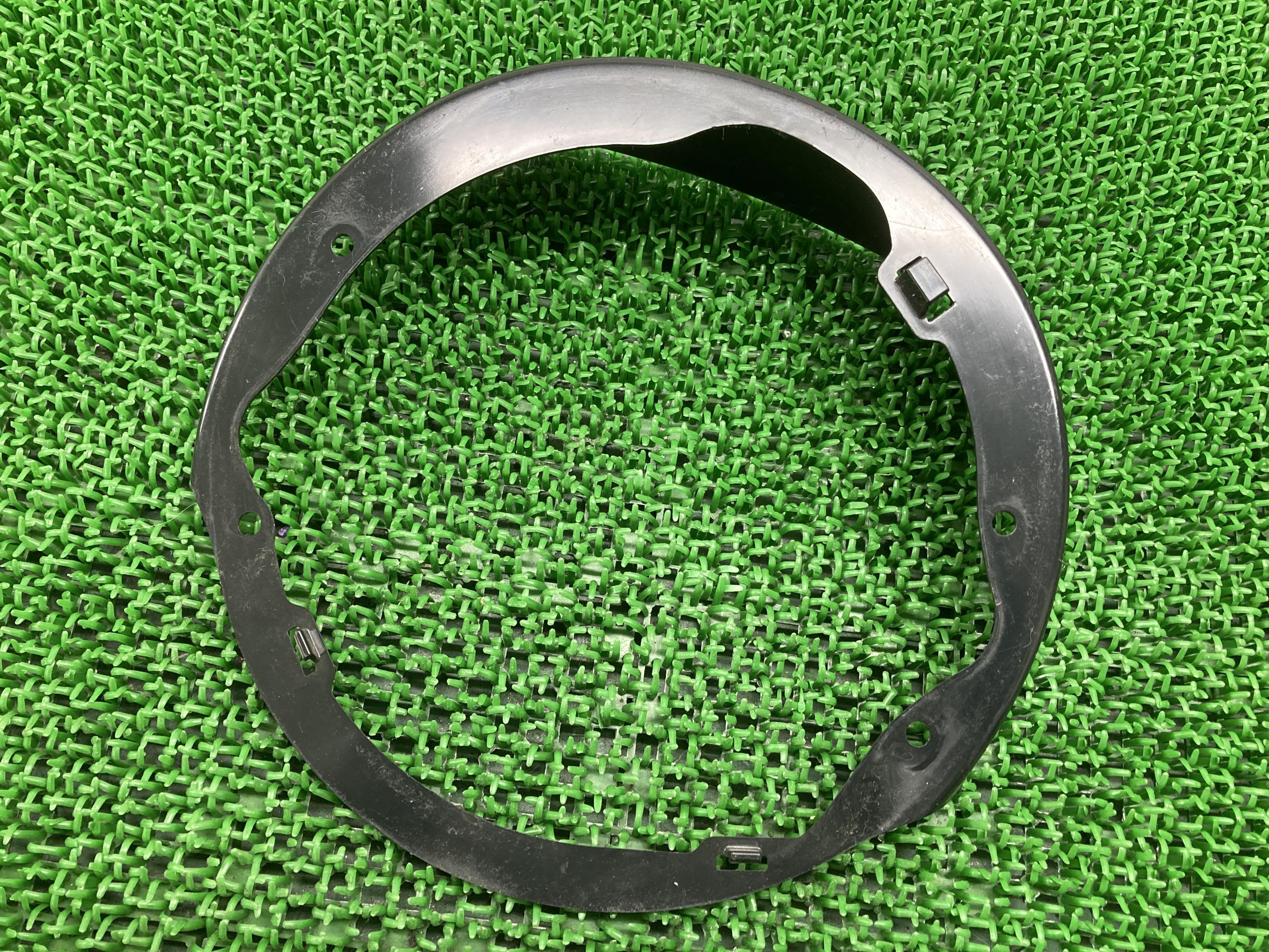 ツーリング ヘッドライトリム ハーレー 純正 バイク 部品 14-19年 トリムリング ブラック 割れ欠け無し 車検 Genuine 【中古】