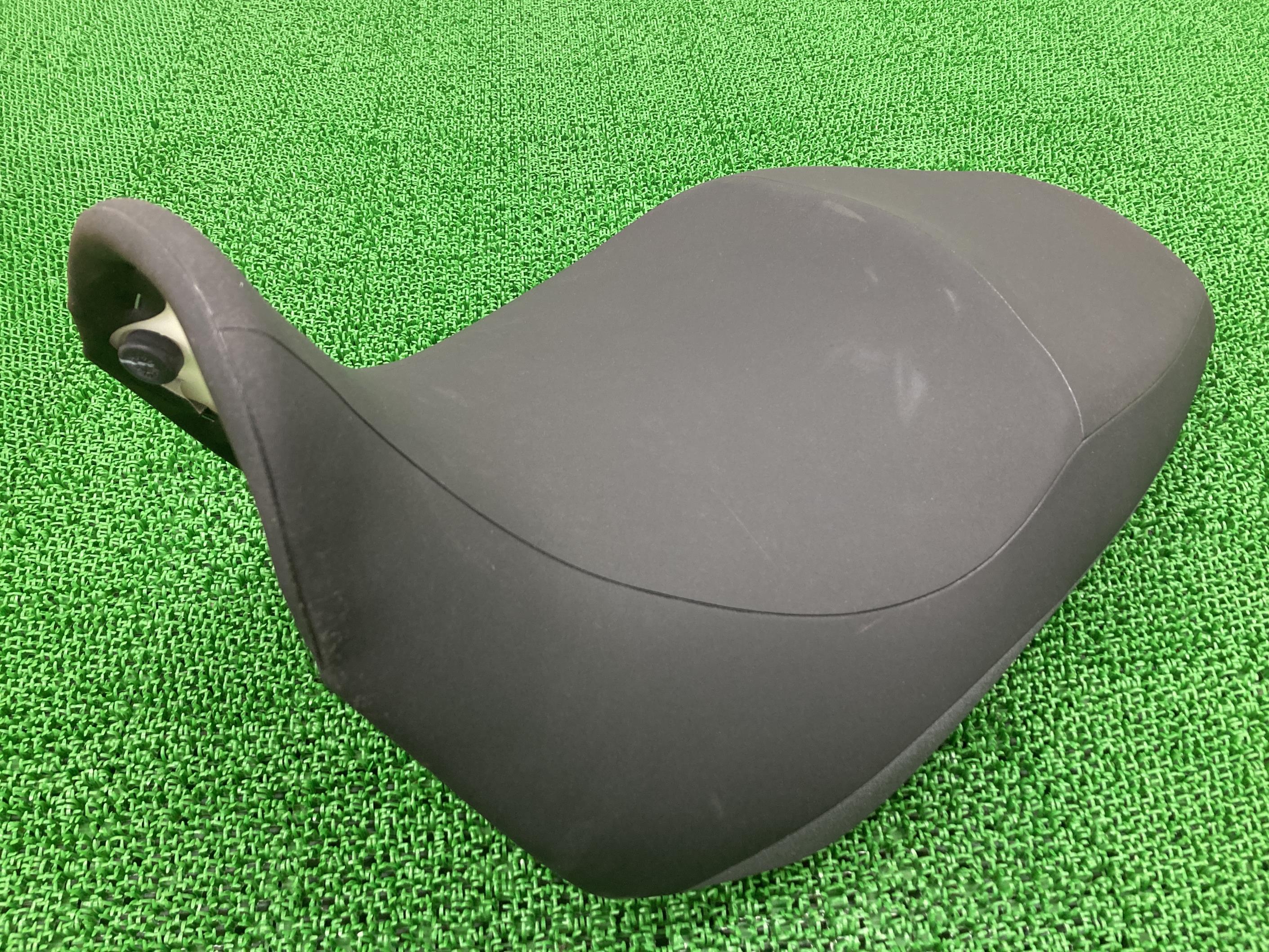 Vストローム650 シート スズキ 純正 バイク 部品 C733A 650XT コンディション良好 破れ無し 品薄 車検 Genuine 【中古】 49