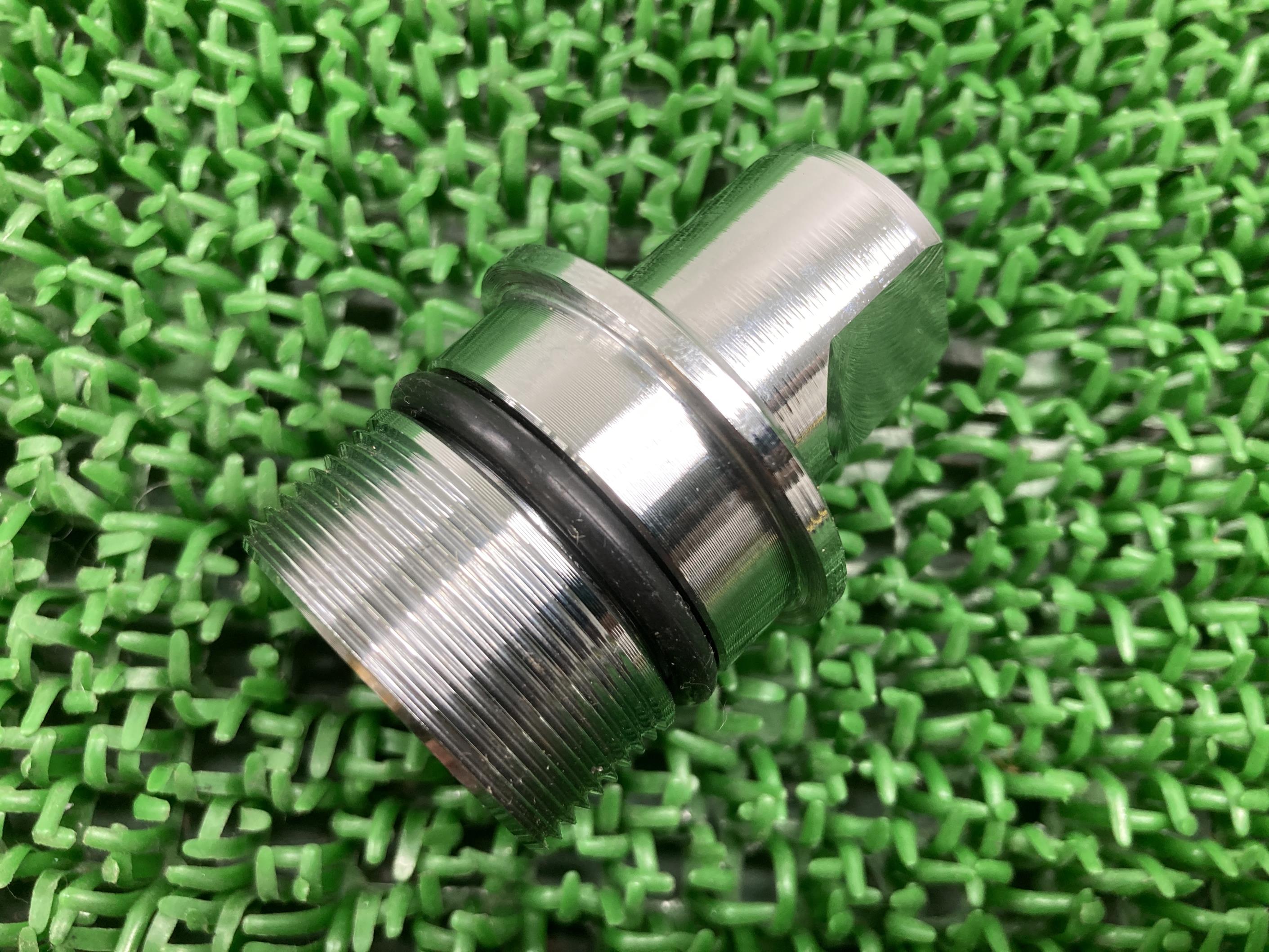 FLHR1340フォークトップボルト片側ハーレー純正バイク部品ロードキングツーリングトップキャップコンディション良好曲がり無し車検Genuine【中古】 83