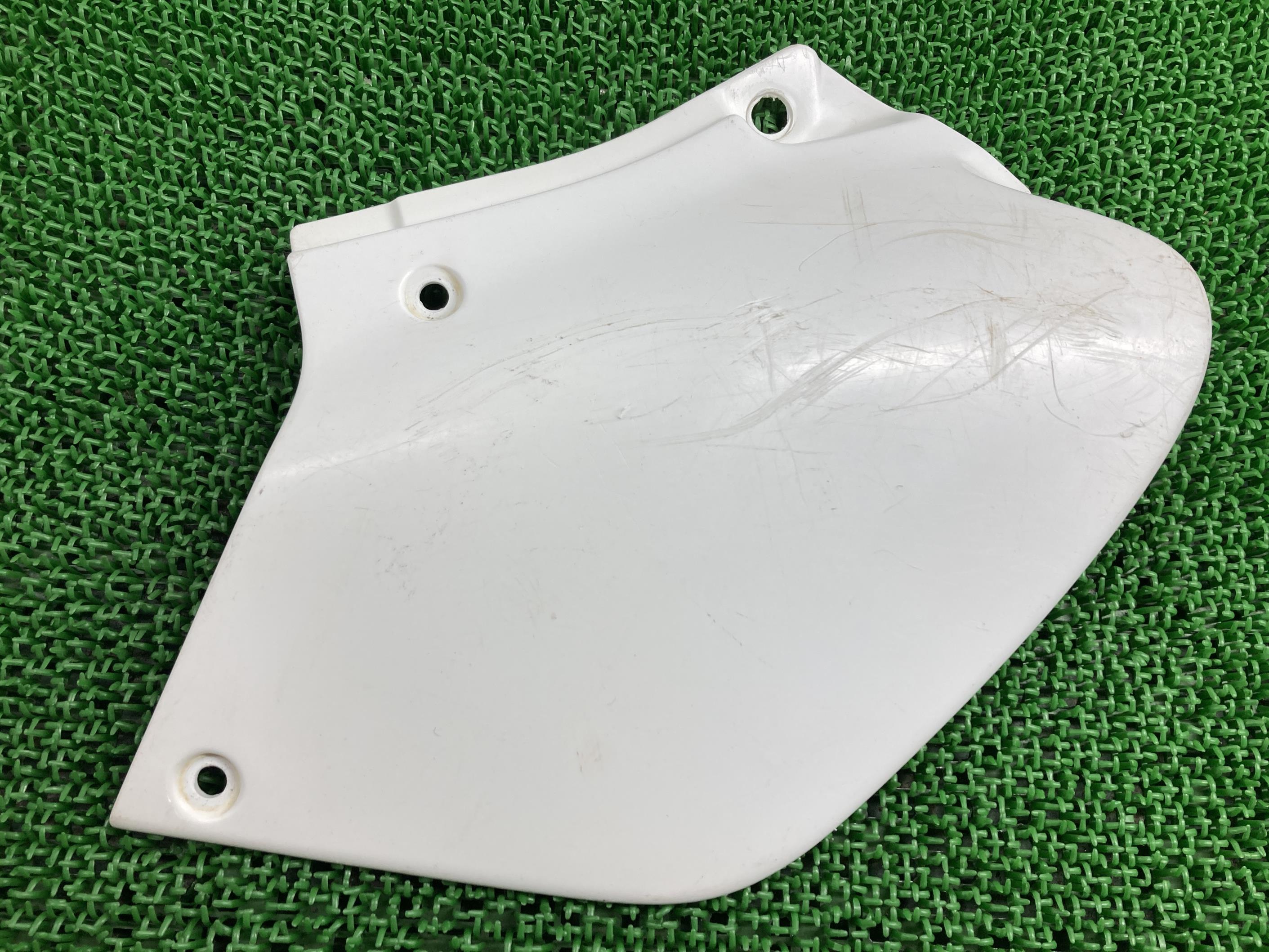 XR250 サイドカバー 左 白 ホンダ 純正 バイク 部品 MD30 前期 ペイント素材に 割れ欠け無し 品薄 車検 Genuine 【中古】 9