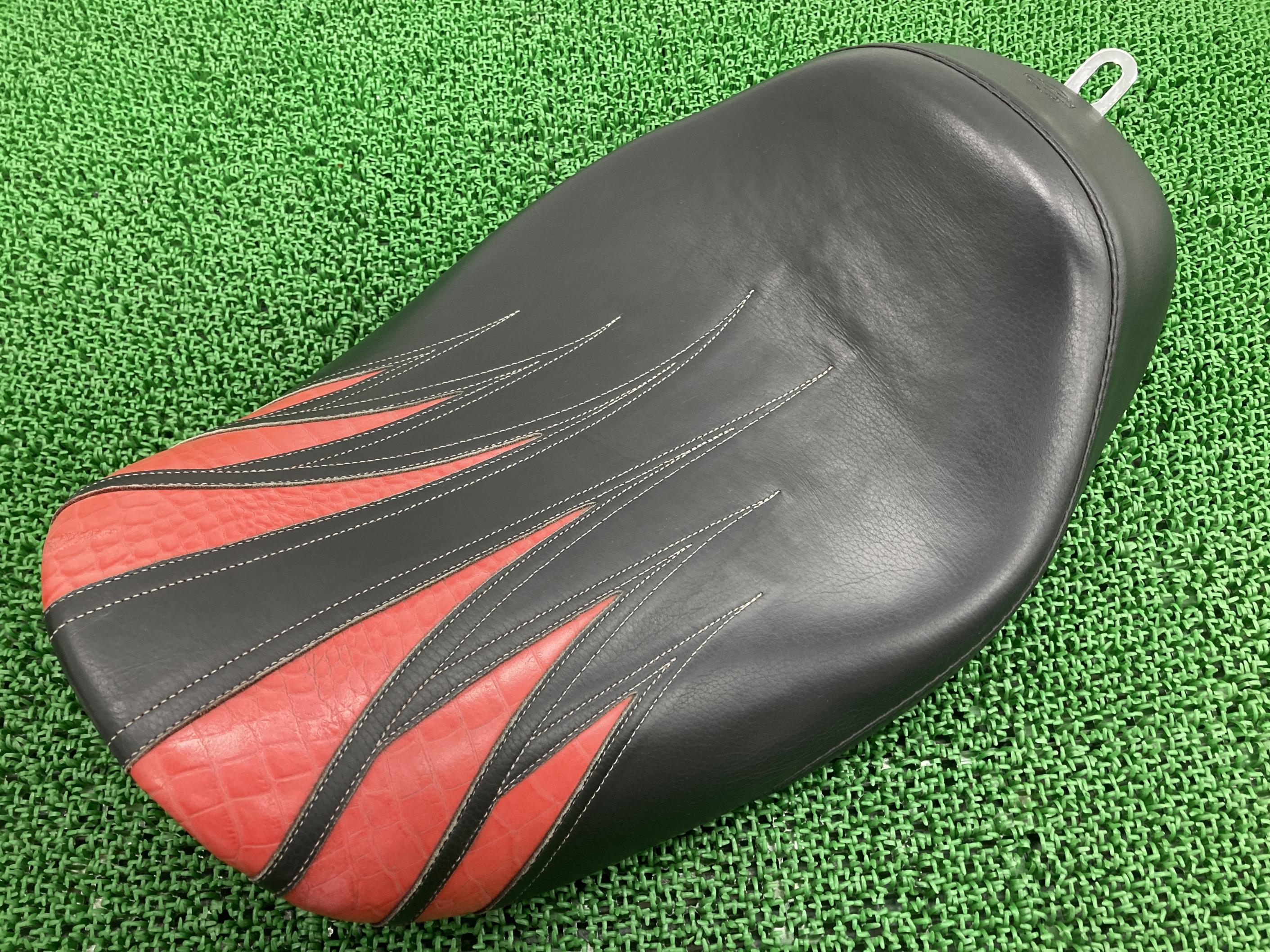 ダイナシートハーレー純正バイク部品06-17年カスタムソロシートクロコクロコダイルカスタム素材に車検Genuine【中古】 44