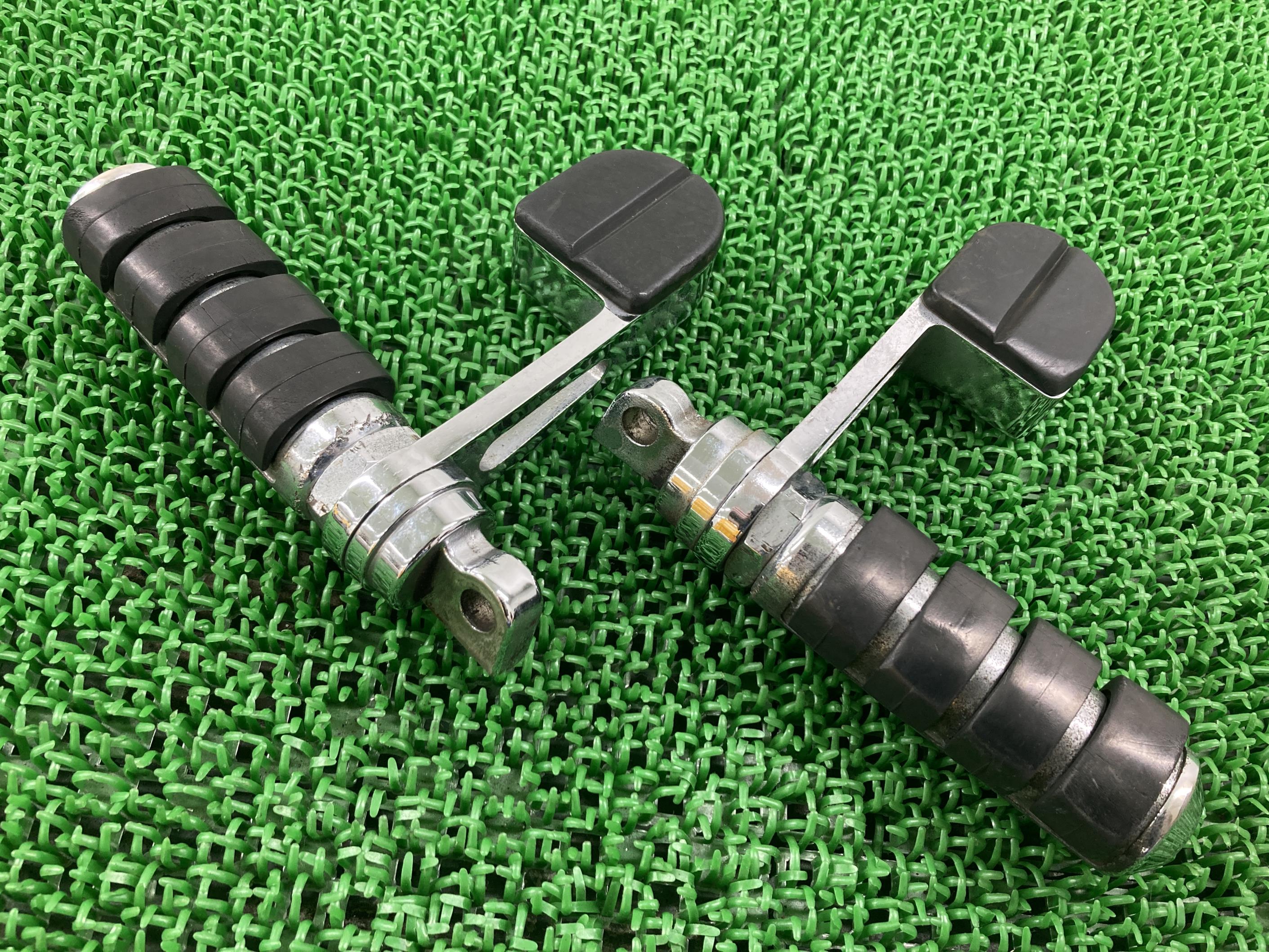 クリアキン製ハーレーステップペグ左右社外バイク部品ISOヒールレストクローム&ラバーソフテイルダイナスポーツスター【中古】 45