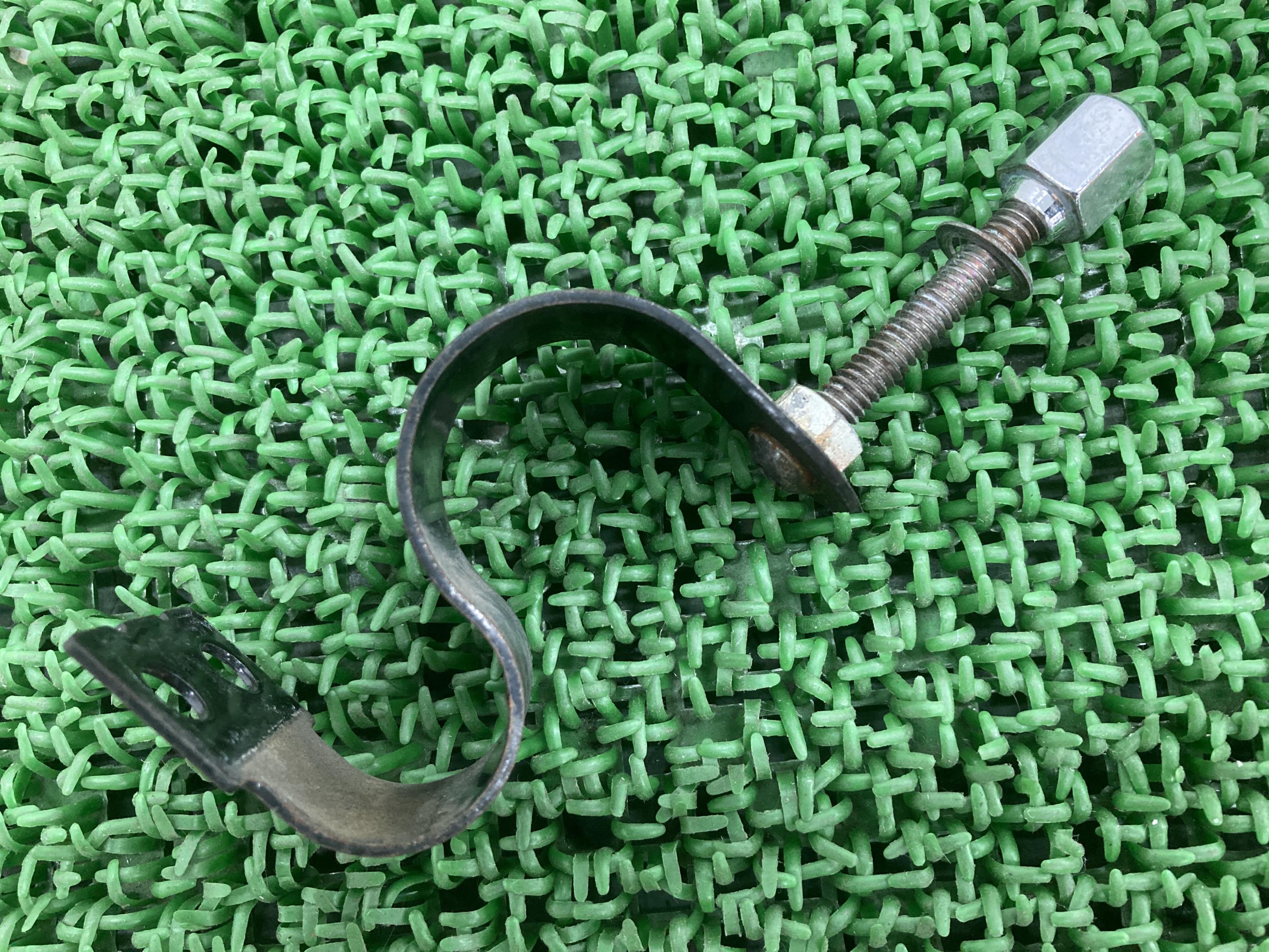 ソフテイルスピードメーターブラケットハーレー純正バイク部品エボ96-99年インストゥルメントパネルマウンティングブラケット曲がり無し車検Genuine【中古】 ...