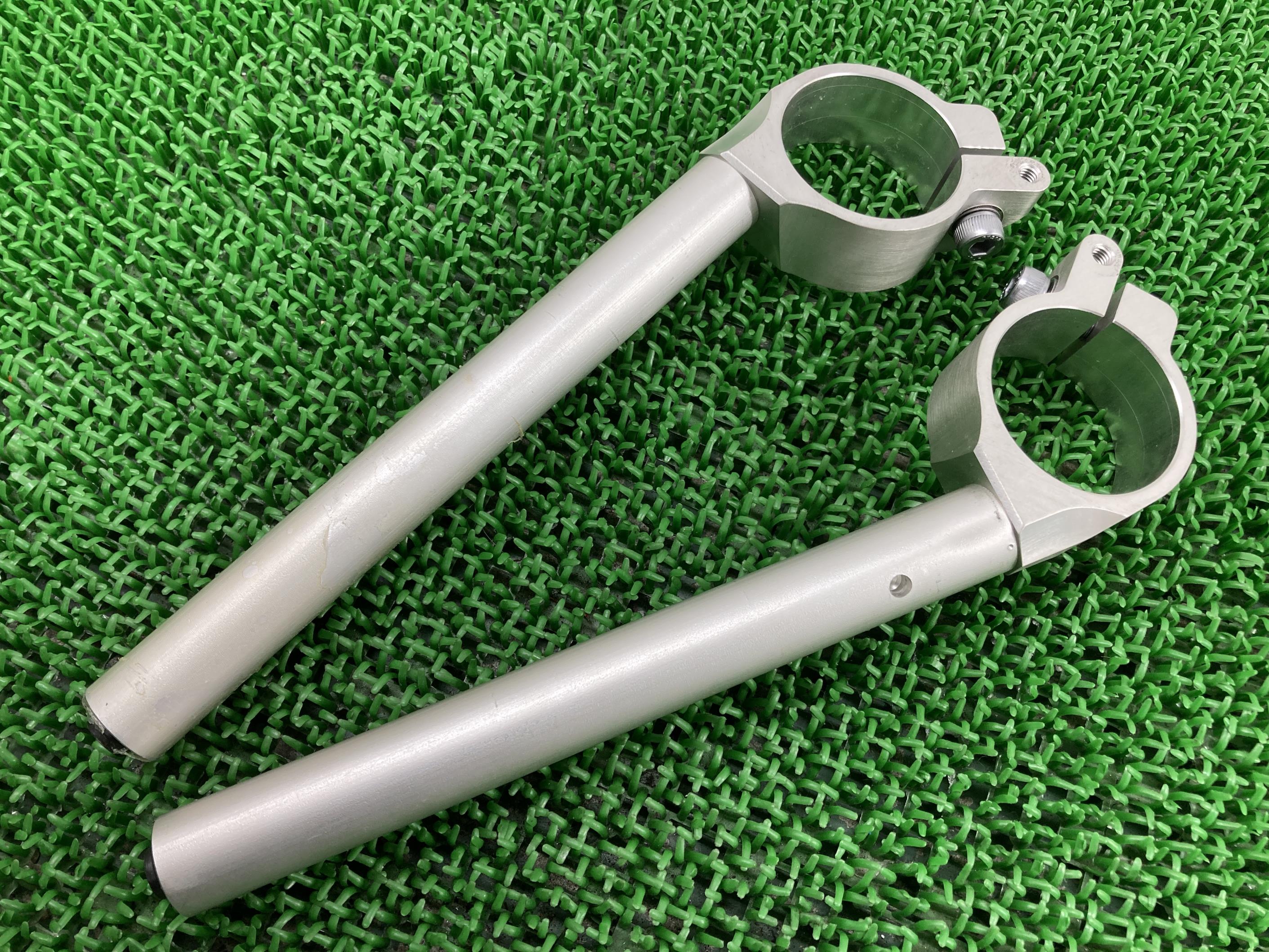 YZF-R7セパレートハンドル左右RM39J-000***ヤマハ純正バイク部品2022年式外しRM39J-00050φセパハンコンディション良好曲がり無し車検G...