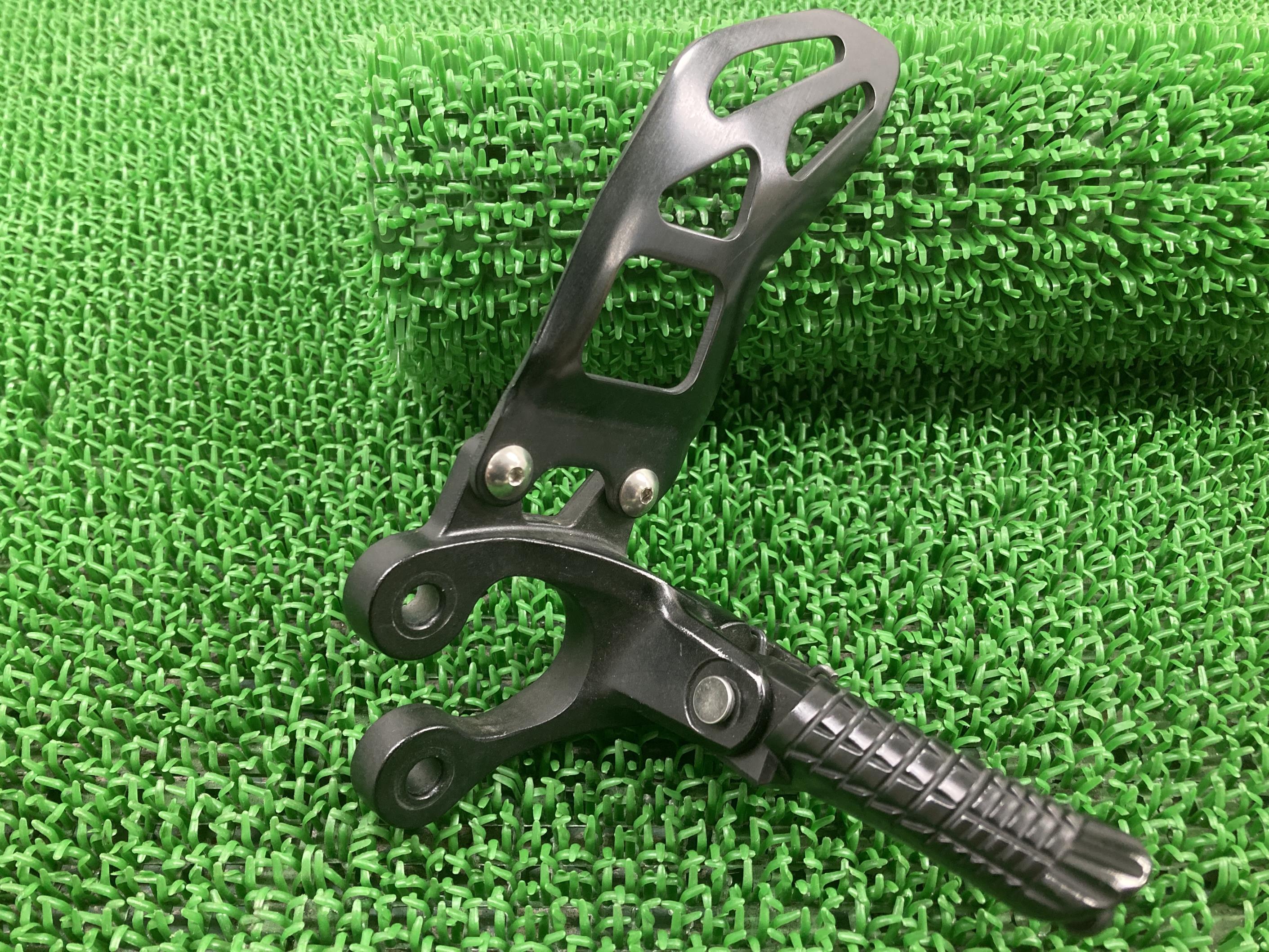 GSX-R1000 ステップ 左 スズキ 純正 バイク 部品 GT78A K9 L0 L1 メインステップ 車検 Genuine 【中古】 61