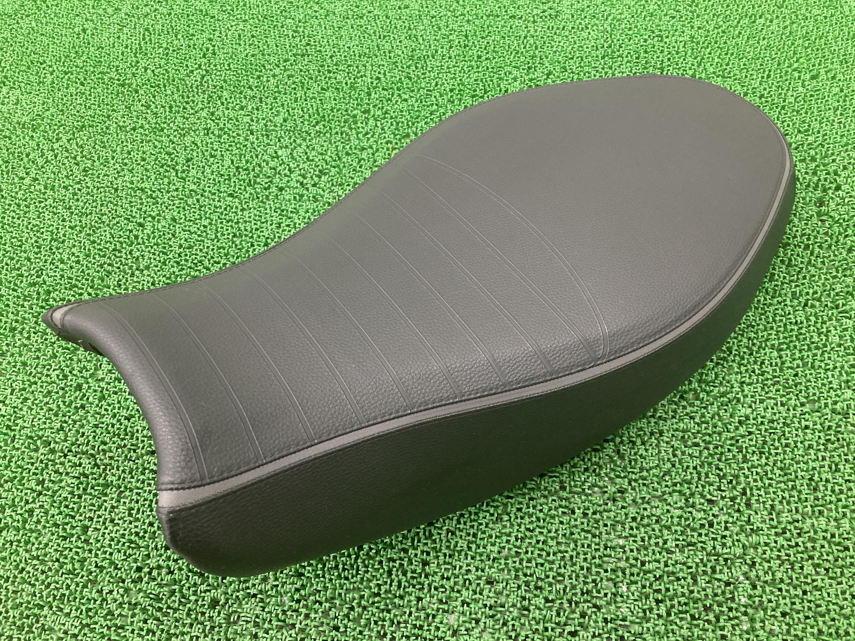 スクランブラー800アイコン シート ドゥカティ 純正 バイク 部品 ScramblerIcon コンディション良好 品薄 希少品 車検 Genuine 【中古】 31