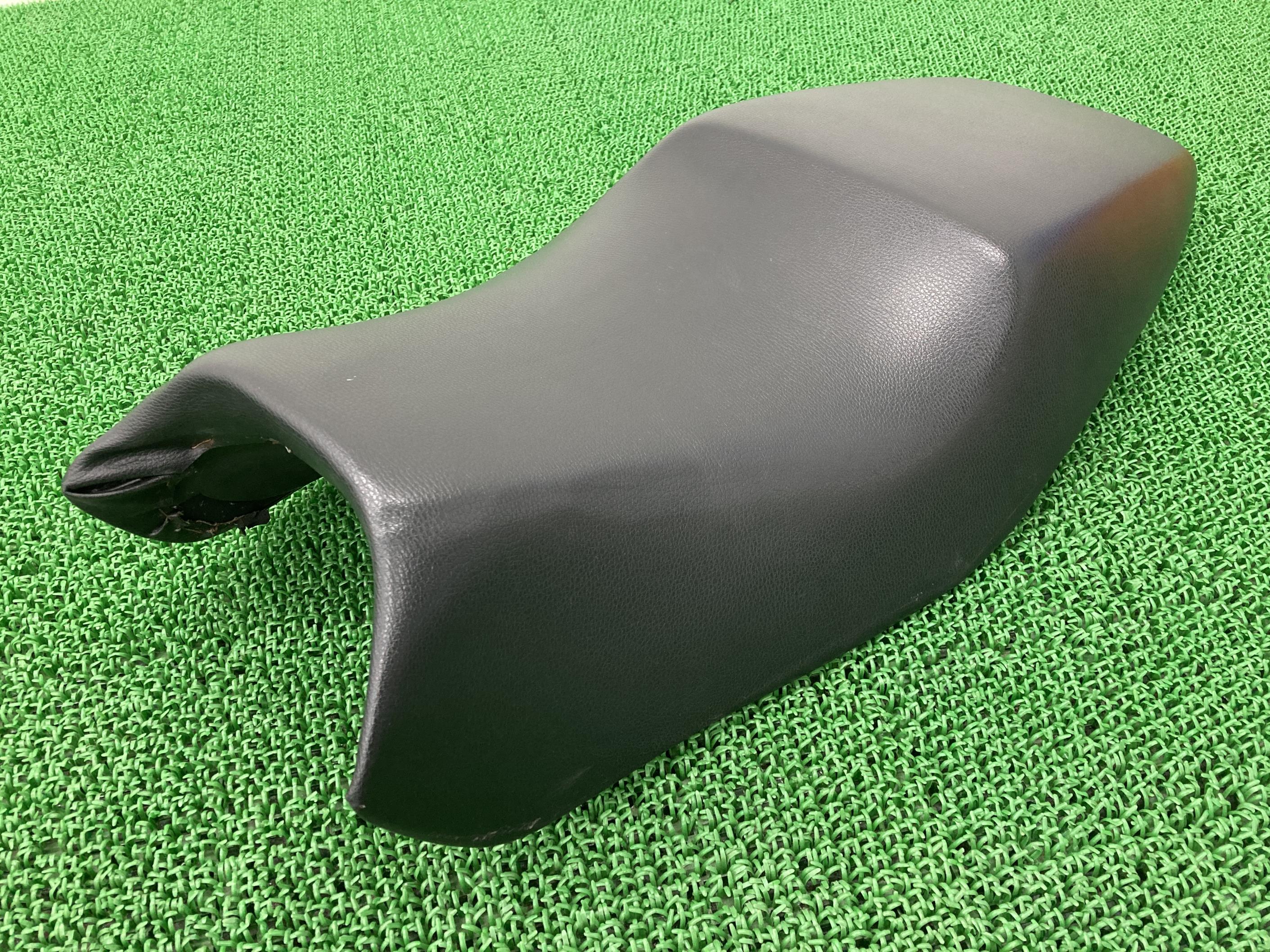 ST2 シート ドゥカティ 純正 バイク 部品 1999年式外し ST4 修復素材やカスタム素材に 品薄 車検 Genuine 【中古】 52