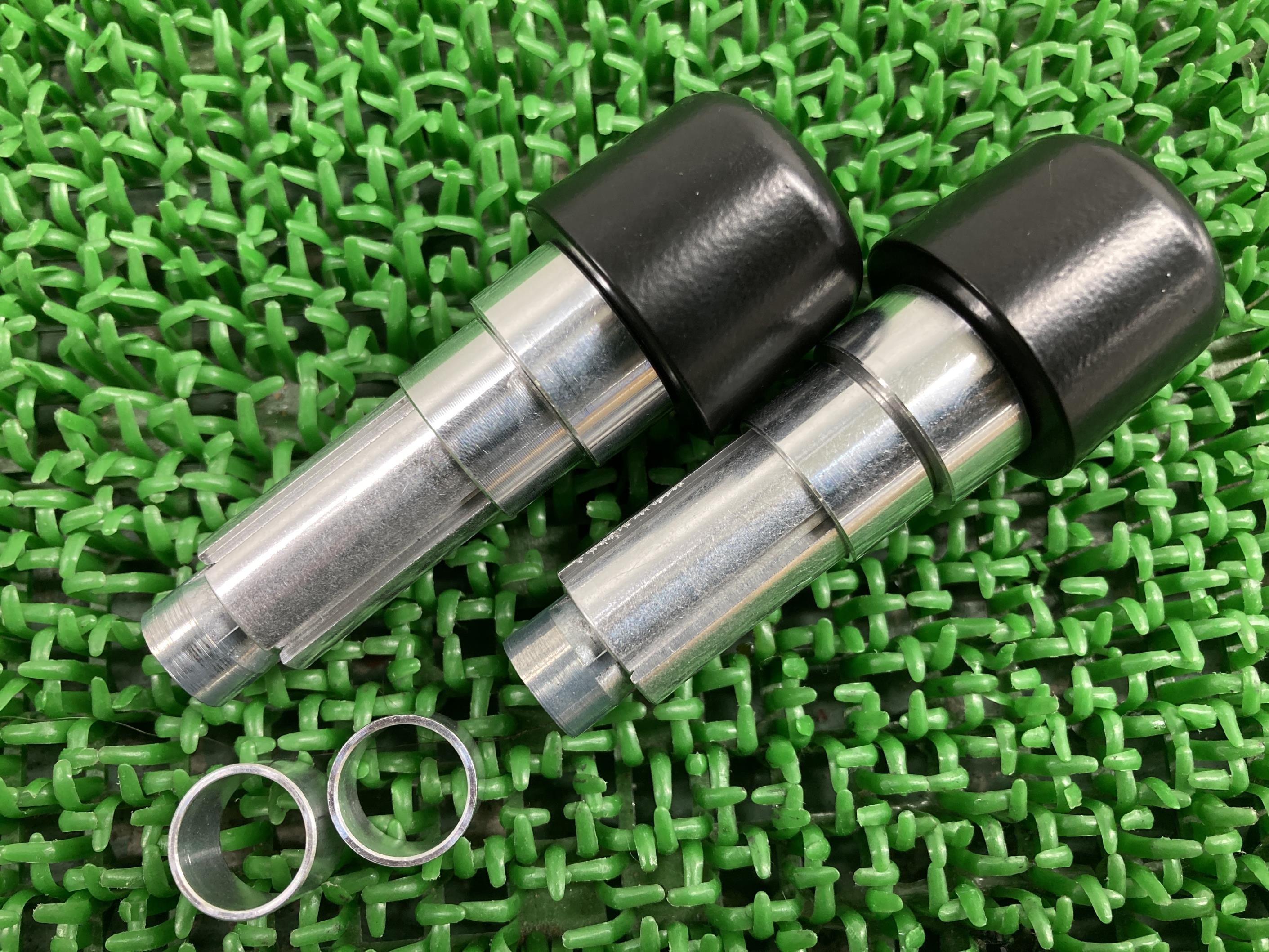 スヴァルトピレン401ハンドルバーエンド左右ハスクバーナ純正バイク部品SVARTPILEN401グリップエンドハンドルウエイト曲がり無し車検Genuine【中古...