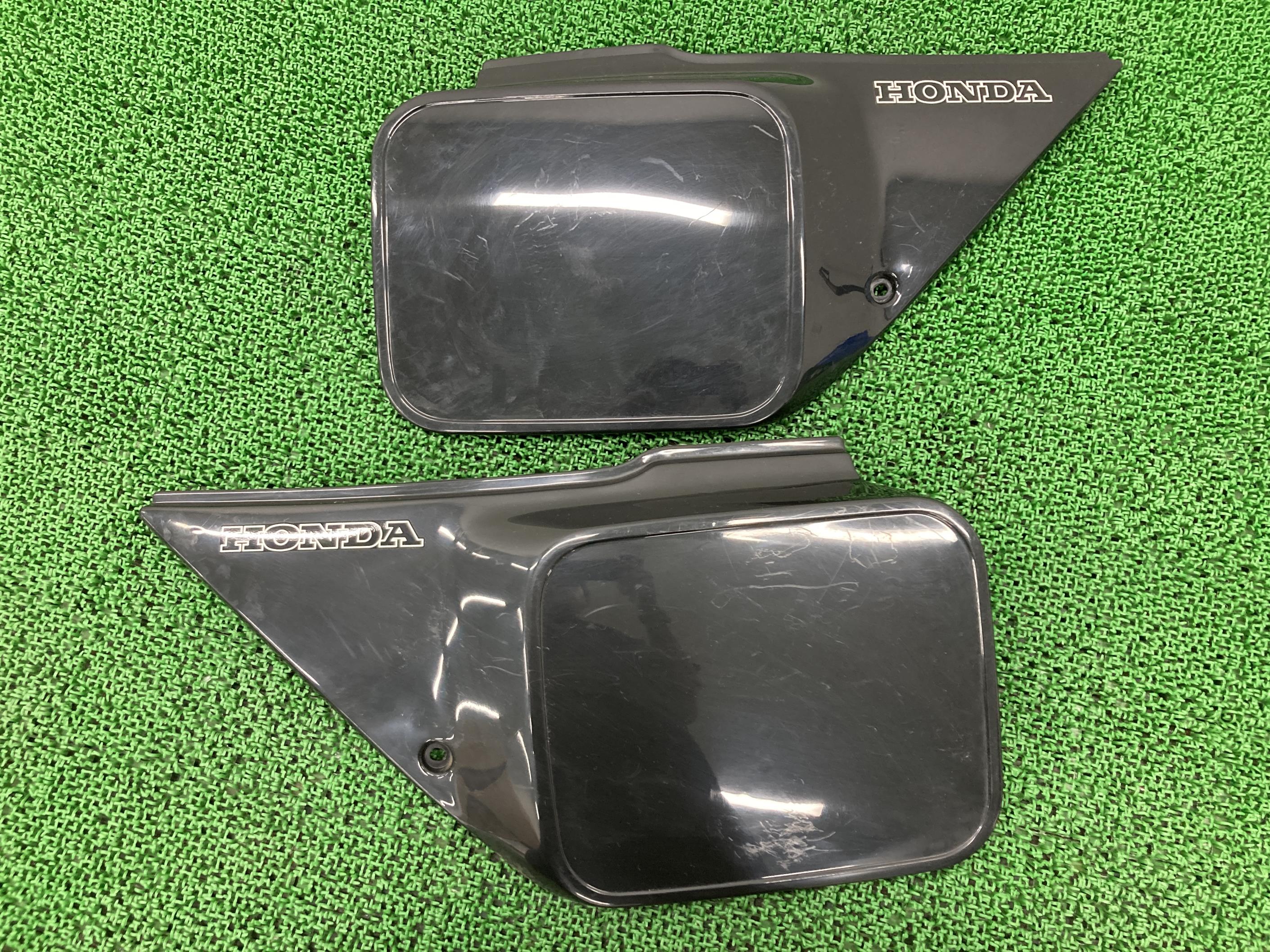 FTR223 サイドカバー 左右 黒 ホンダ 純正 バイク 部品 MC34 83500 83600 割れ欠け無し 希少品 品薄 車検 Genuine 【中古】 ...