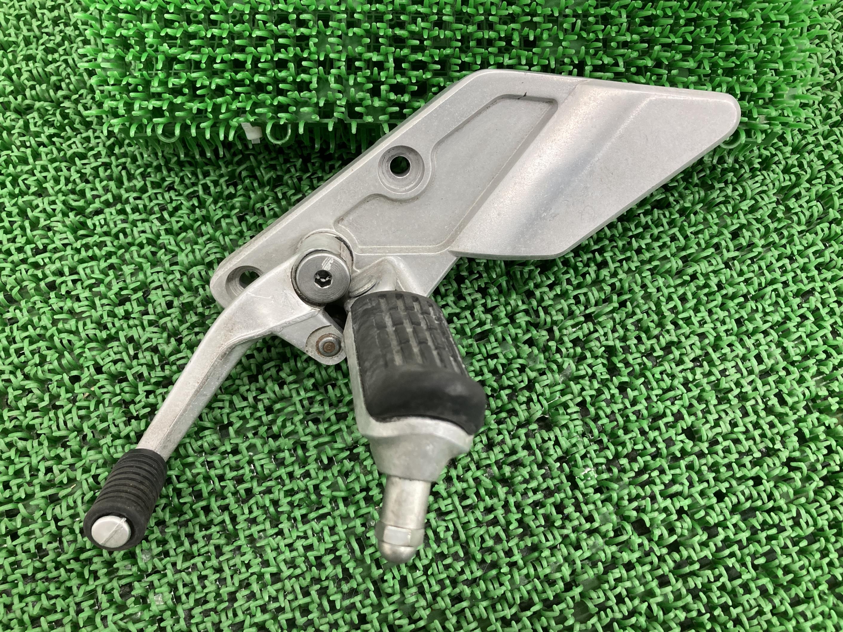 CB1300SF ステップ 左 ホンダ 純正 バイク 部品 SC54 ペグ シフトペダル メイン 曲がり無し 車検 Genuine 【中古】 41