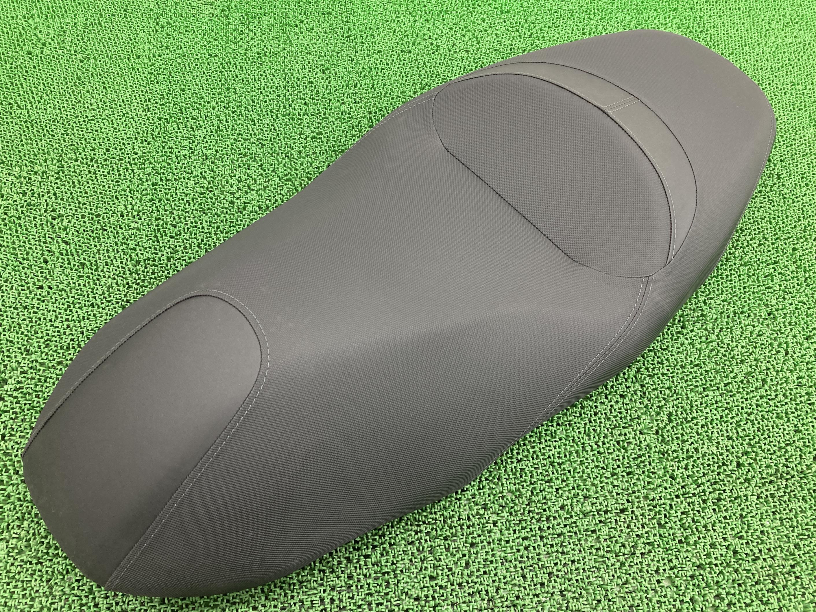 XMAX シート ヤマハ 純正 バイク 部品 SG42J ノーマルメッシュシート コンディション良好 破れ無し 品薄 車検 Genuine 【中古】 50