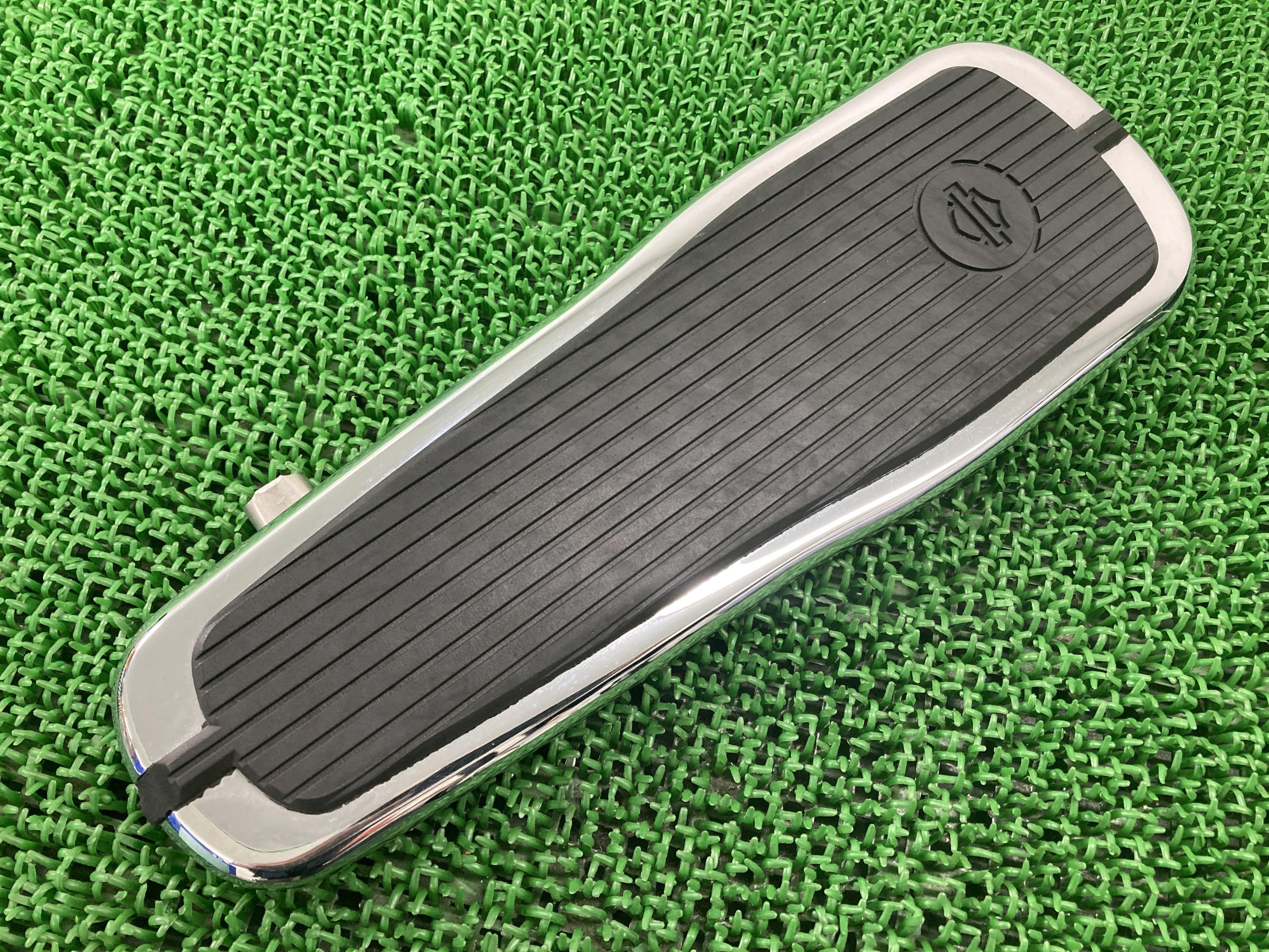 FLSTNステップボード右ハーレー純正バイク部品ソフテイルデラックスフロアステップコンディション良好曲がり無し品薄車検Genuine【中古】 59