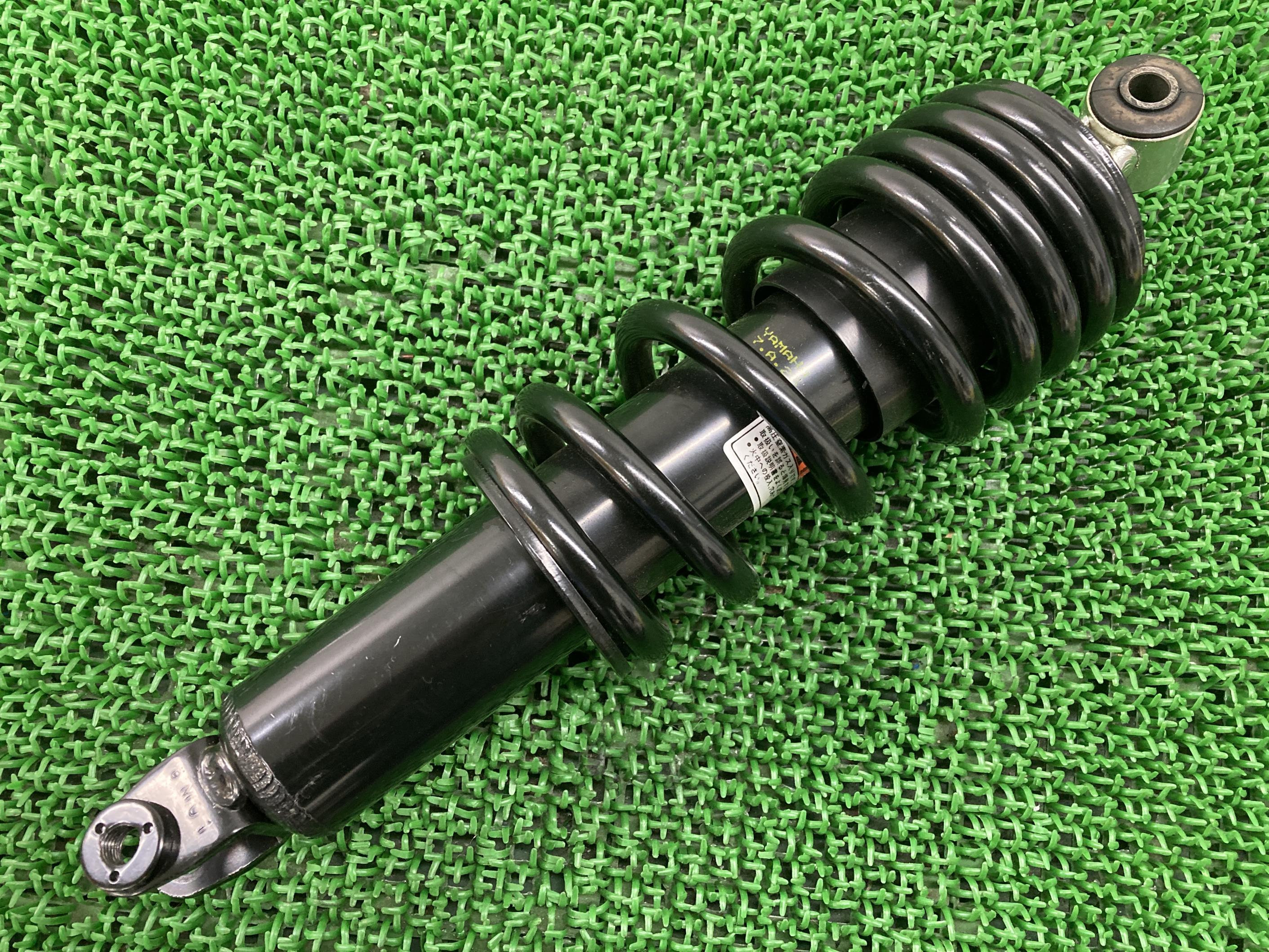 マジェスティS リアサスペンション ヤマハ 純正 バイク 部品 SG28J リアショック ピッチ320mm コンディ..