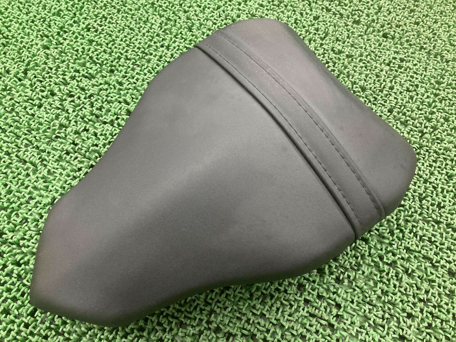 1098S タンデムシート ドゥカティ 純正 バイク 部品 シートバンド リアシート カスタム素材に 破れ無し 品薄 車検 Genuine 【中古】 rU