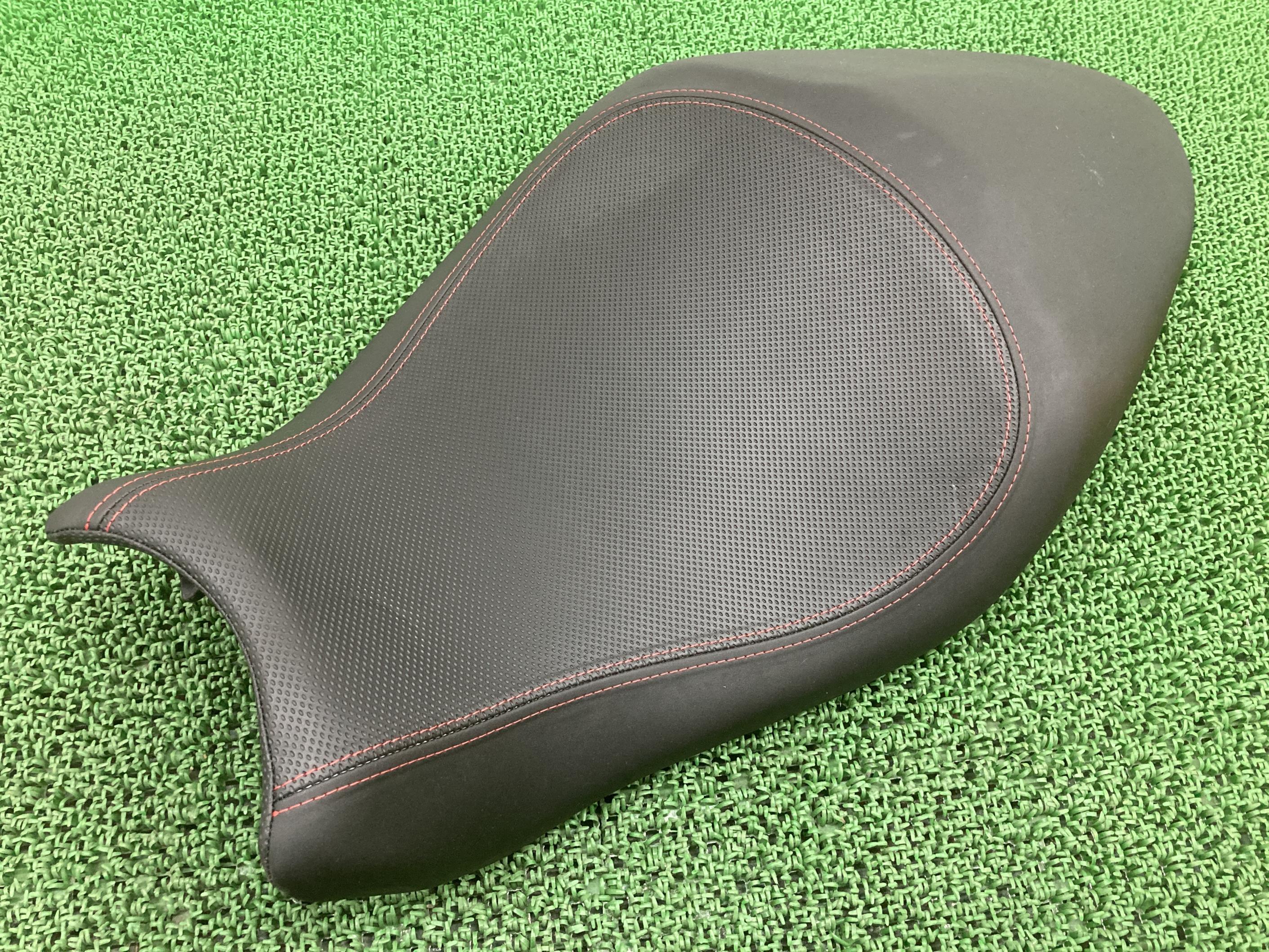 M1200S シート ドゥカティ 純正 バイク 部品 モンスター1200S 821 ローシート カスタム素材に 車検 Genuine 【中古】 52