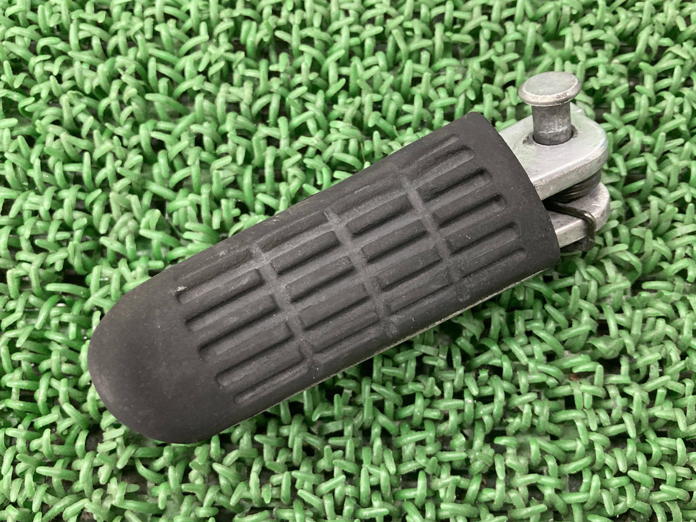 CB1300SFステップペグ左ホンダ純正バイク部品SC54CB400SFNC42曲がり無し品薄希少品車検Genuine【中古】 51