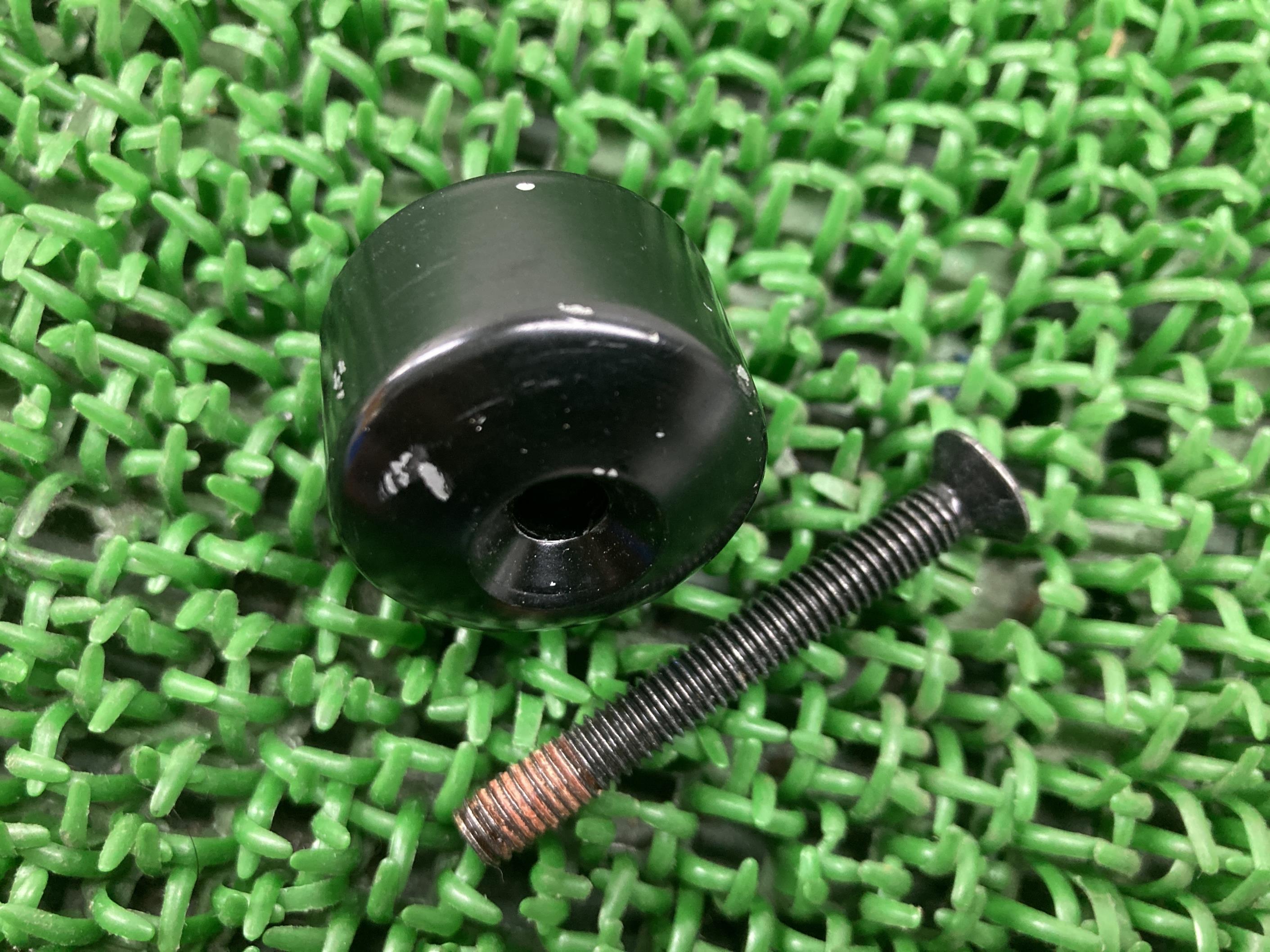 CB400SFハンドルバーエンド片側ホンダ純正バイク部品NC39NC42グリップエンドウエイト曲がり無し品薄車検Genuine【中古】 84