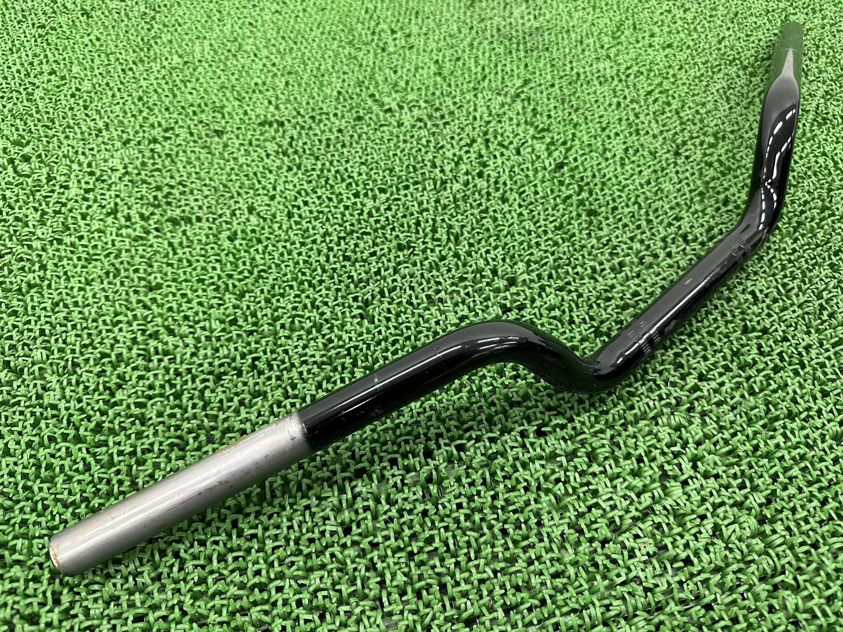 SR400ハンドル黒ヤマハ純正バイク部品RH16Jφ22.2mmノーマルブラックハンドル幅700mm曲がり無し品薄車検Genuine【中古】 31