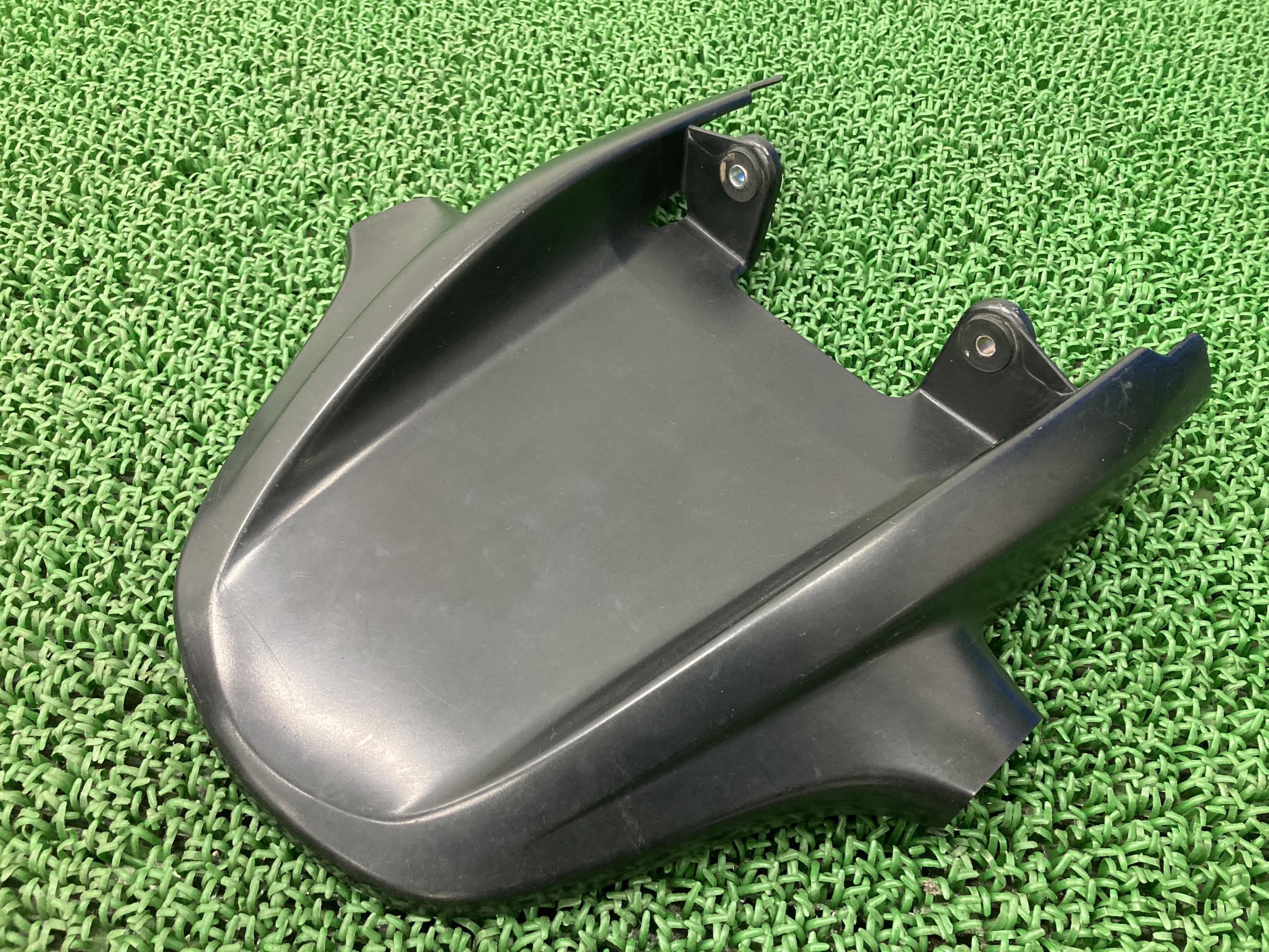 M695リアフェンダードゥカティ純正バイク部品モンスター695テールカウルインナーリアフェンダー割れ欠け無し車検Genuine【中古】 95