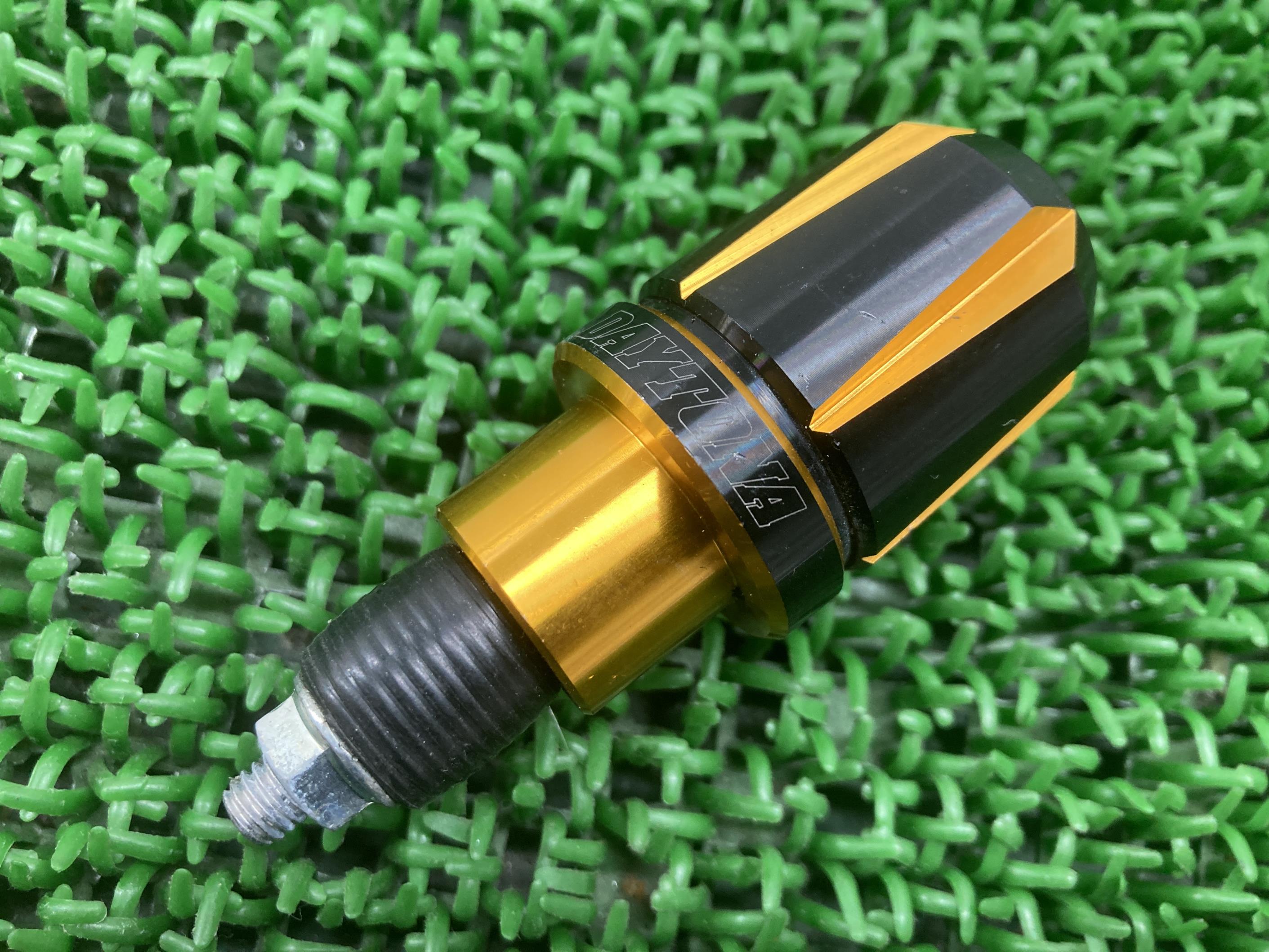 デイトナ製CB400SFハンドルバーエンド片側社外バイク部品内径14-19mm用プレミアムゾーンアルミグリップエンドウエイトコンディション良好【中古】 34