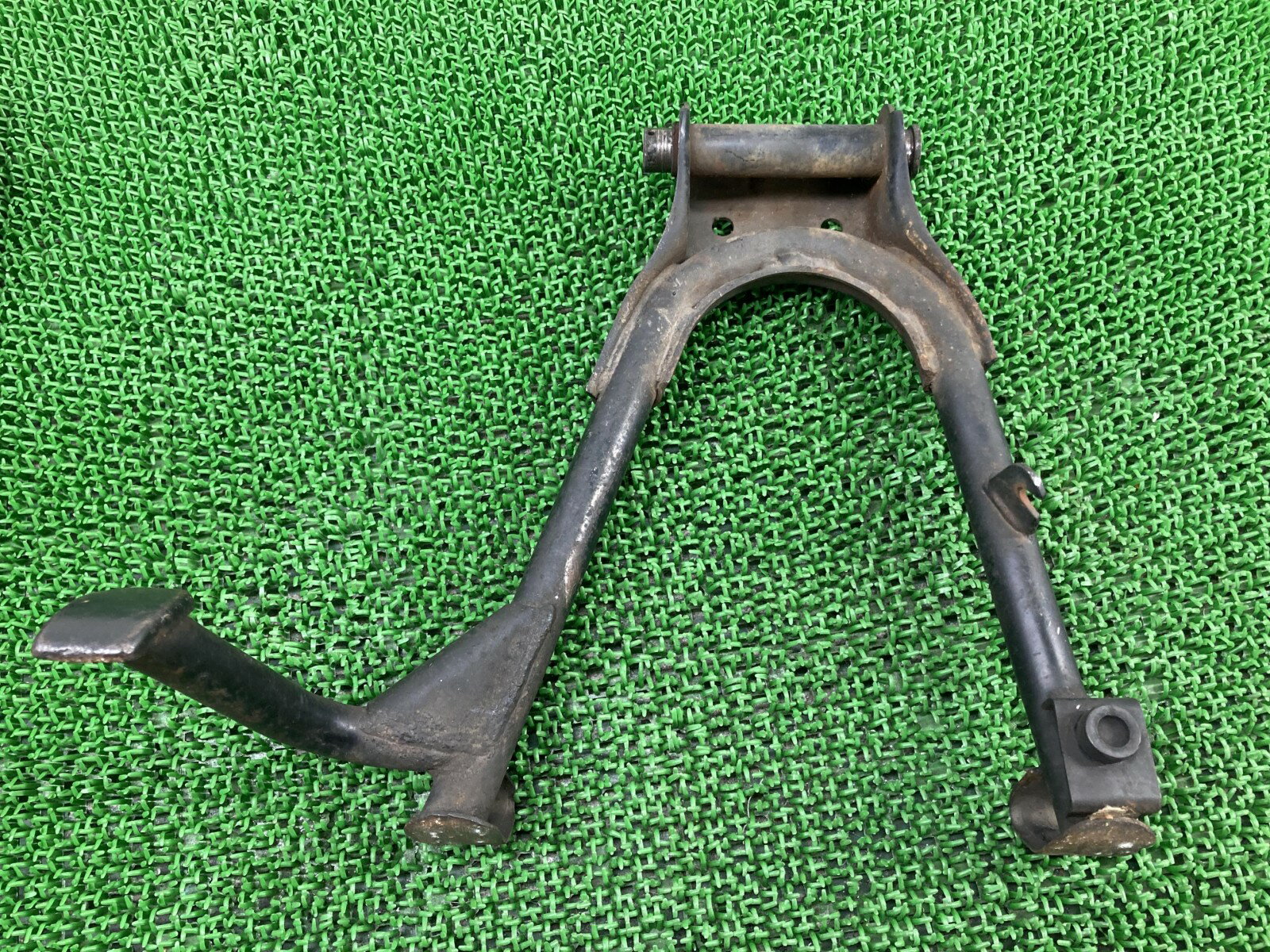 GB250クラブマン センタースタンド ホンダ 純正 バイク 部品 MC10 CLUBMAN センスタ 曲がり無し 品薄 希少品 車検 Genuine 【中古】...