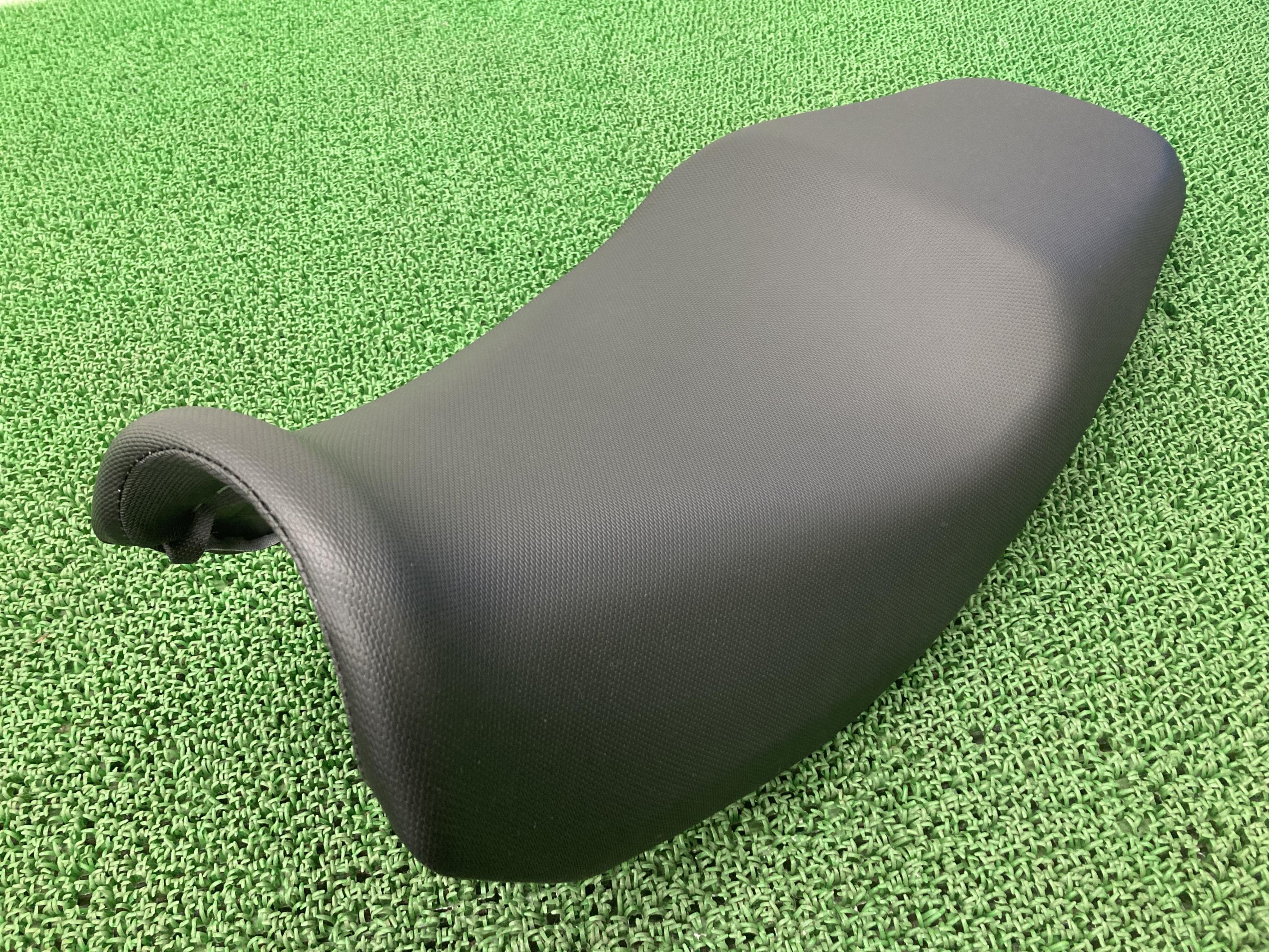 ストローム250 シート スズキ 純正 バイク 部品 DS11A 品薄 希少品 破れ無し 車検 Genuine 【中古】 48