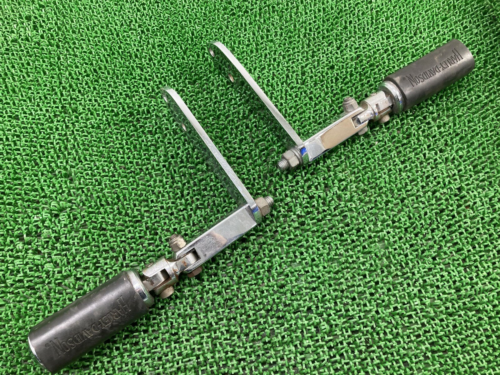 FXDL1450 ハイウェイペグ 左右 ハーレー 純正 バイク 部品 ダイナ ローライダー 曲がり無し 品薄 希少品 車検 Genuine 【中古】 Yd