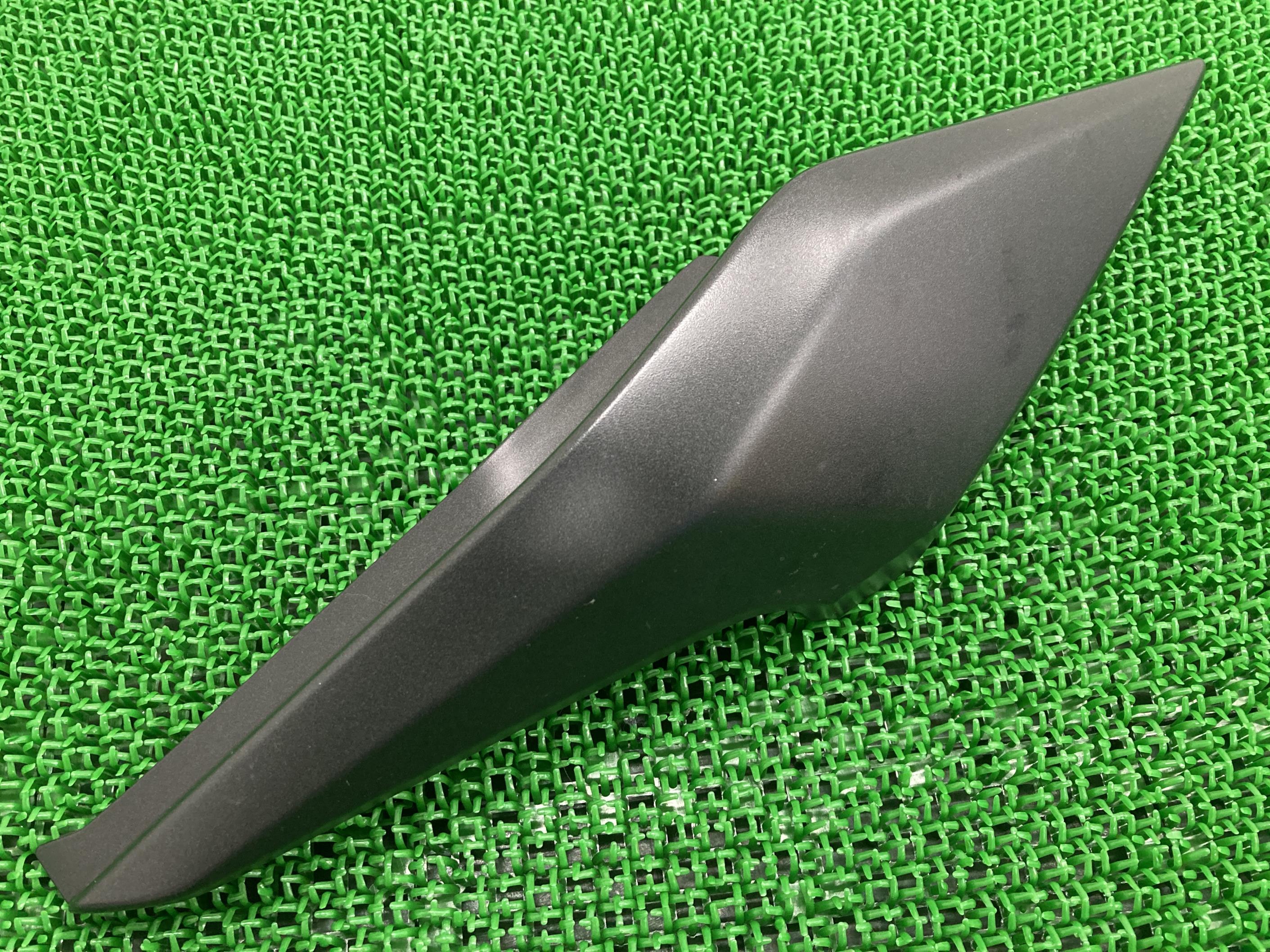 グロム シートカウル 左 ガンM ホンダ 純正 バイク 部品 JC61 GROM 後期 サイドカウル テールカウル 車検 Genuine 【中古】 19