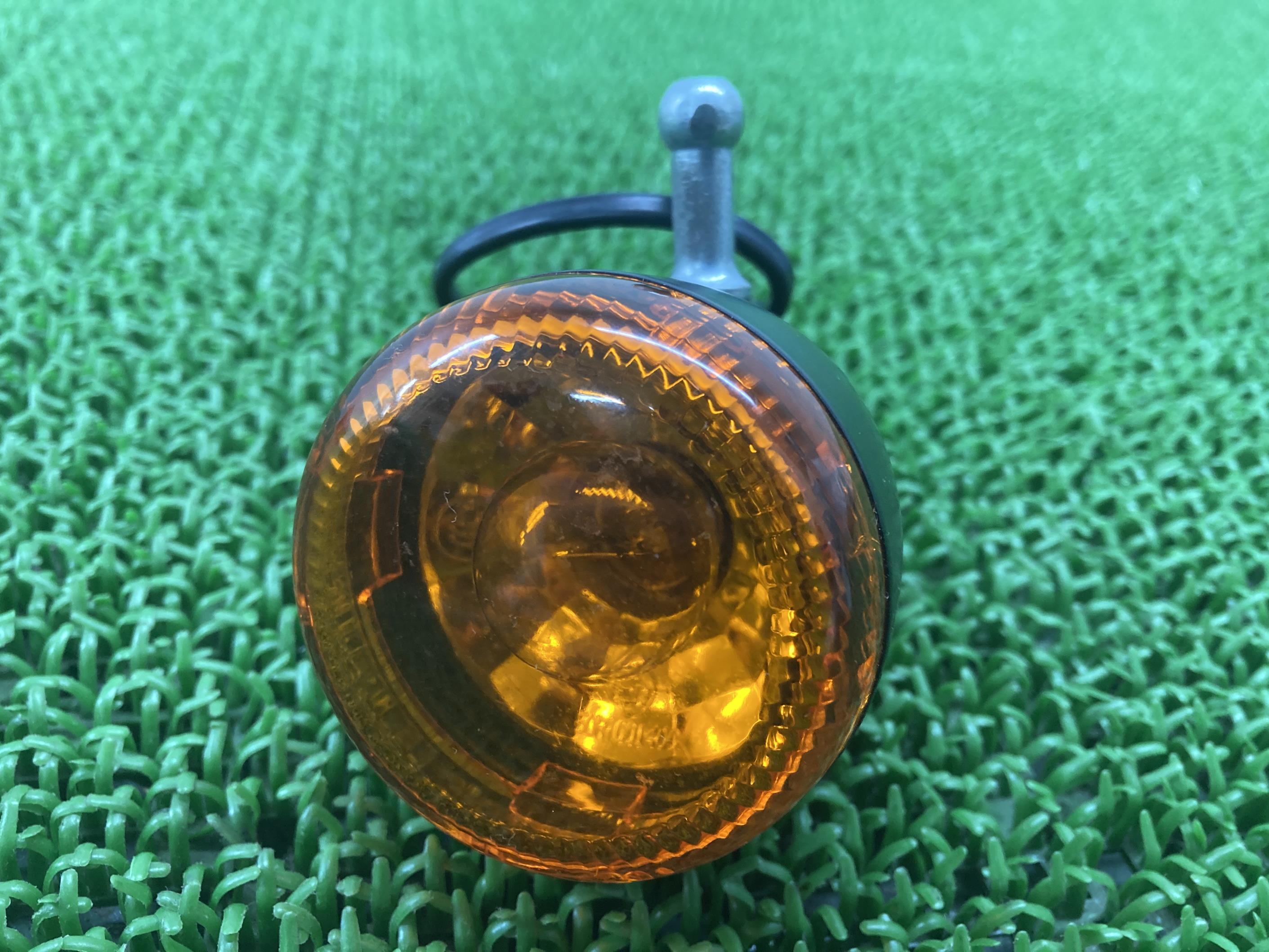 XL883Nフロントウインカー片側5HD4LE2E4KC409***ハーレー純正バイク部品2019年式外しアイアンスポーツスター修復素材に割れ欠け無し車検Genuine【中古】 83