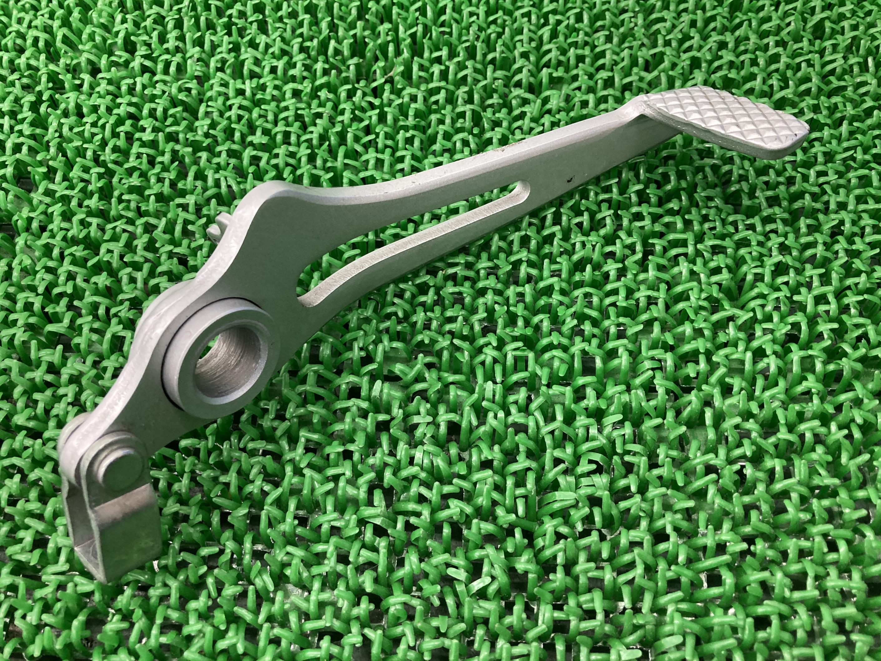 GSX-S1000Fブレーキペダルスズキ純正バイク部品GT79Aカスタム素材に曲がり無し品薄希少品車検Genuine【..