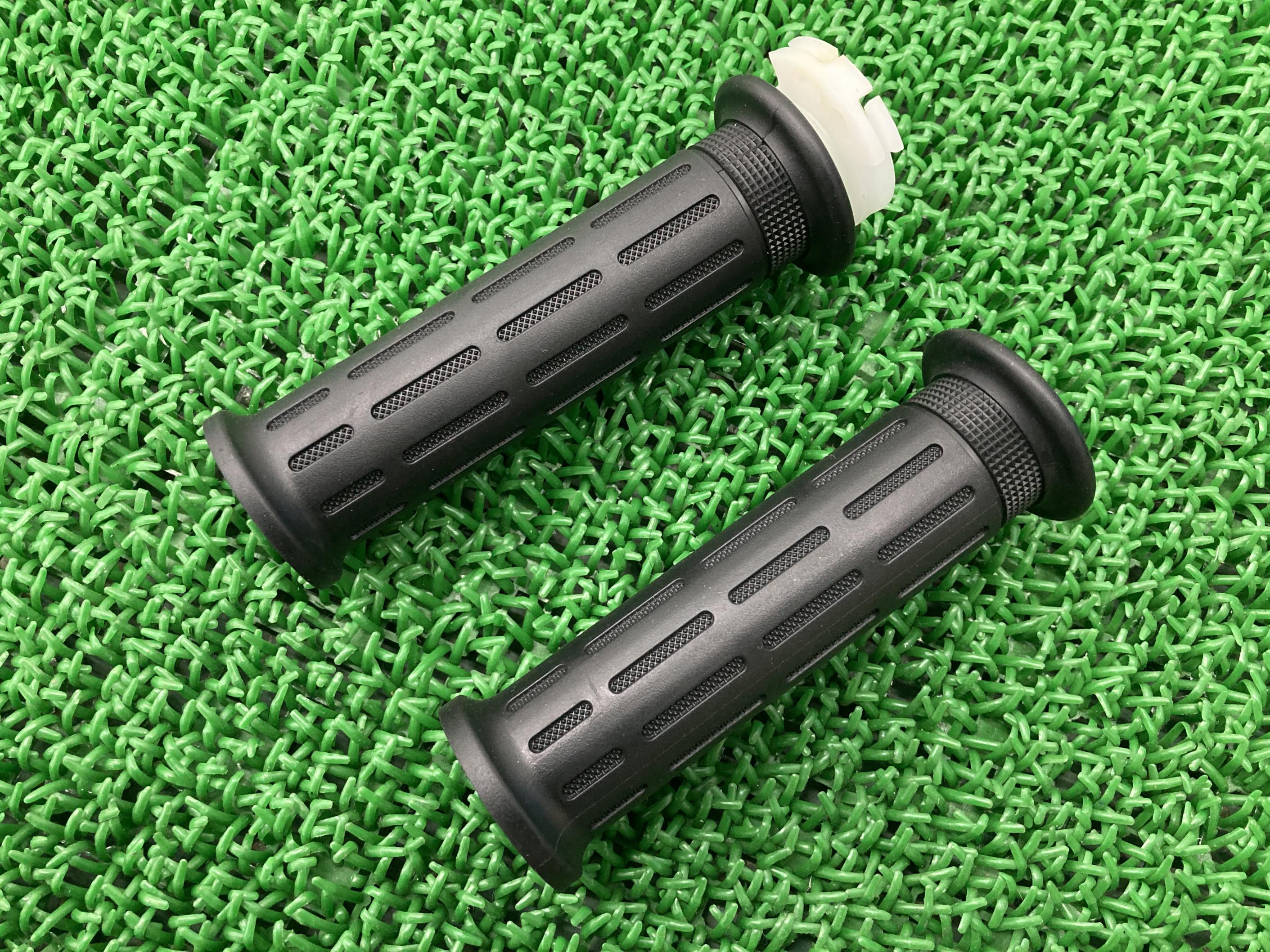 クロスカブ110ハンドルグリップ左右ホンダ純正バイク部品JA45JA60CrossCub110スロットルホルダーコンディション良好品薄車検Genuine【中古】...