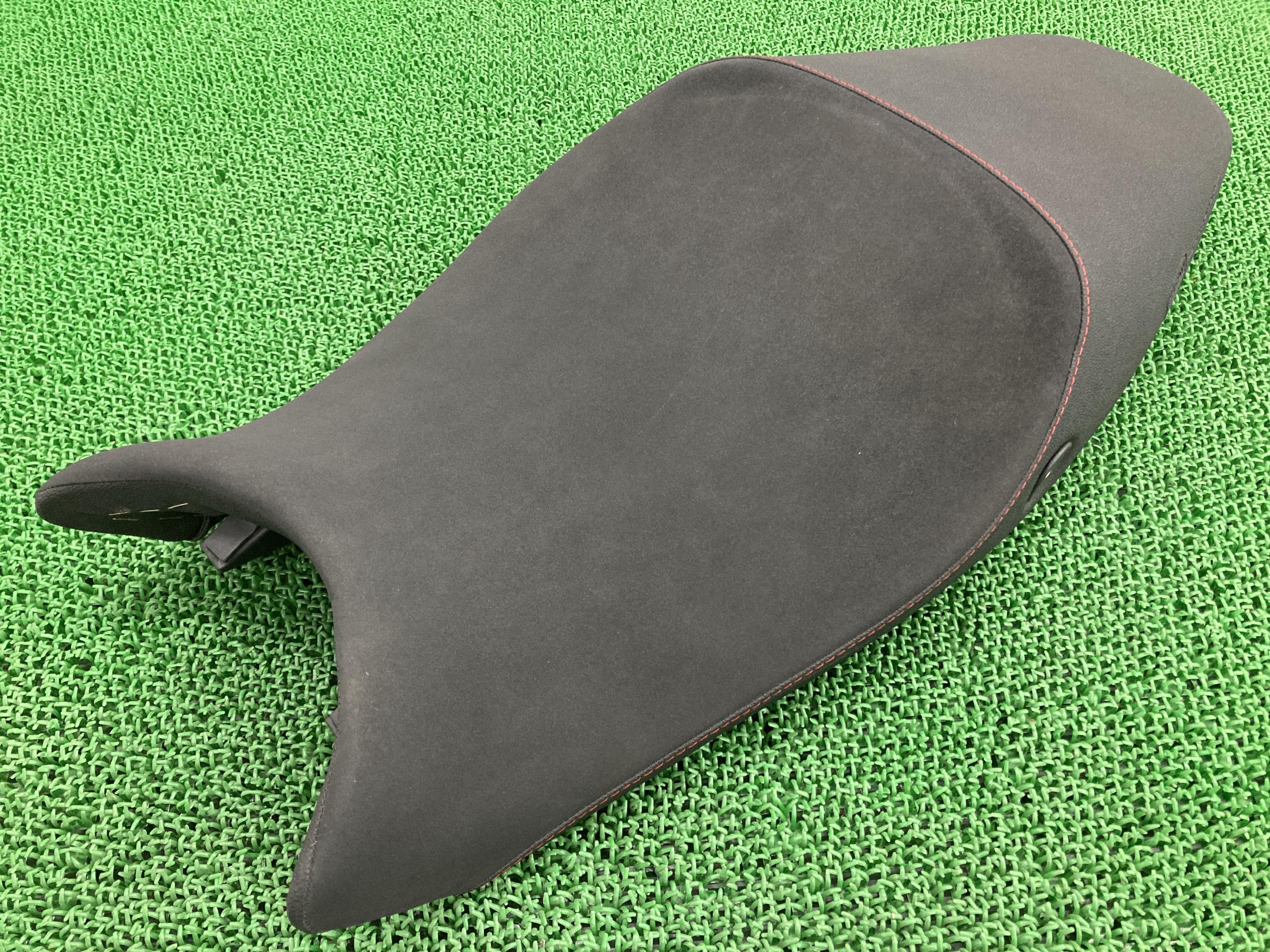 M696 M796 M1100 シート ドゥカティ 純正 バイク 部品 595.1.097.1A 96776009B モンスター 廃盤 ローシート 車検 Genuine 【中古】 1