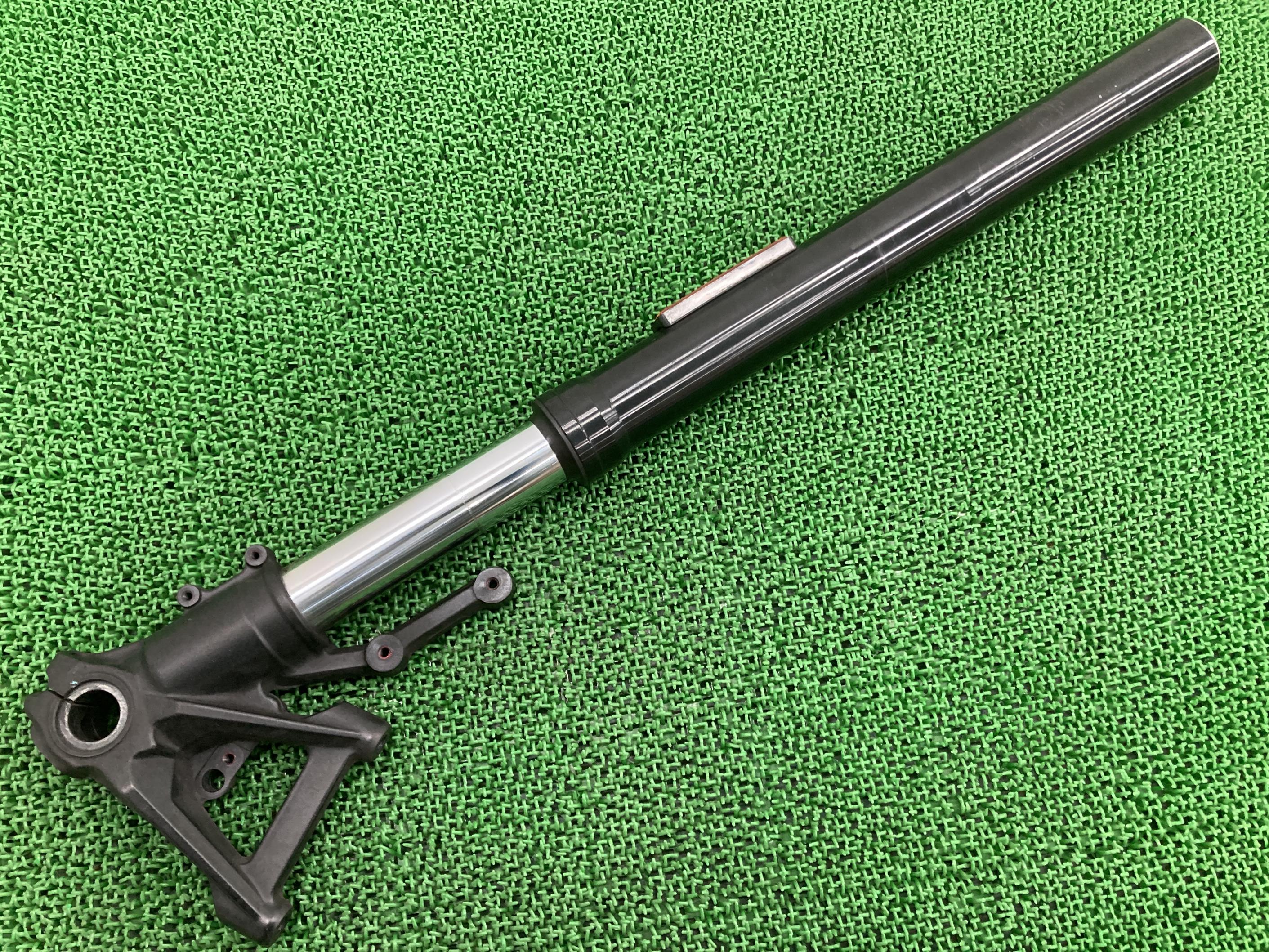 スクランブラー800 フロントフォーク 左 ドゥカティ 純正 バイク 部品 品番34520891A カフェ フルスロットル Scrambler 車検 Genuine 【中古】 97