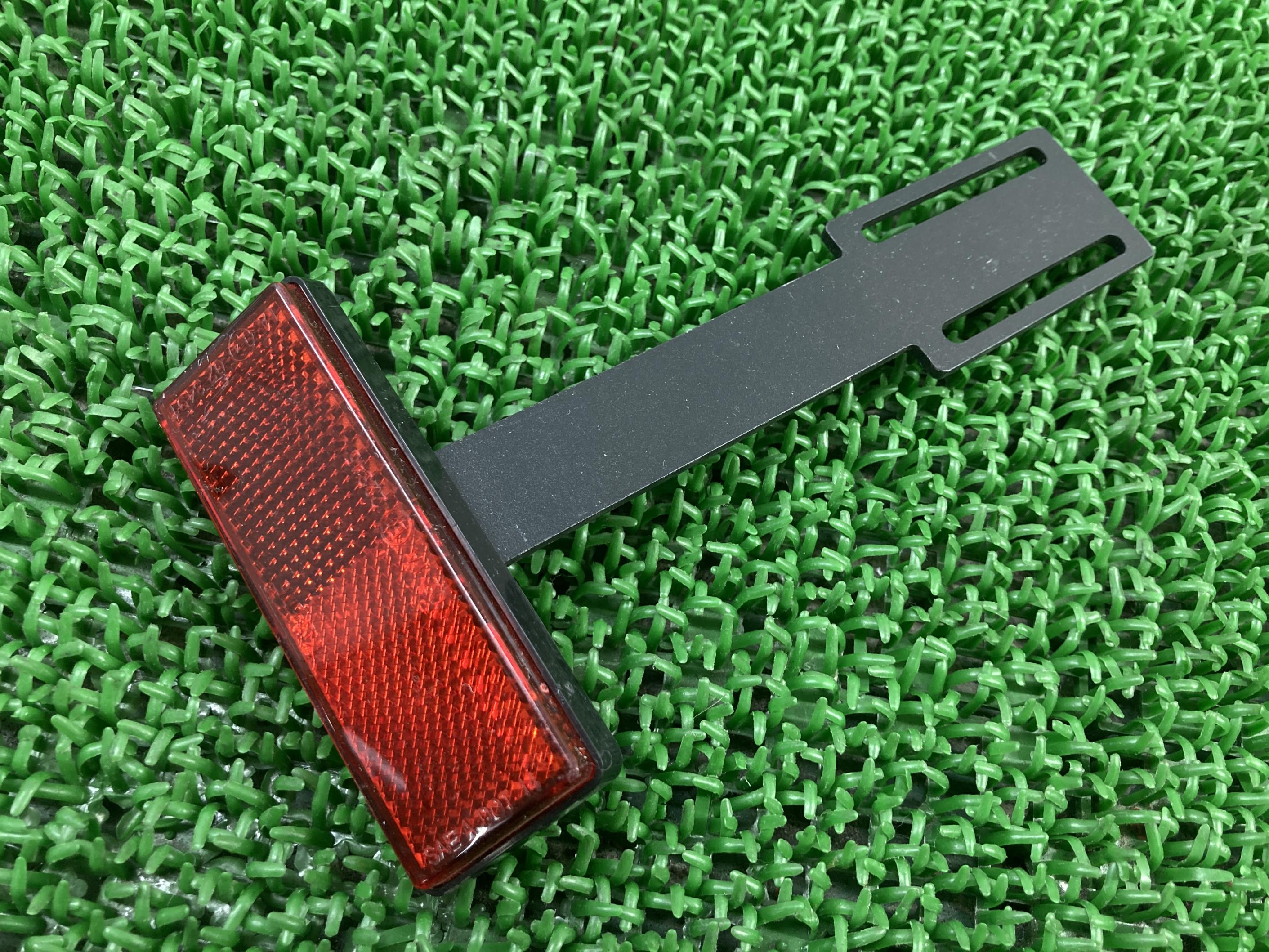 モンスターリフレクター社外バイク部品ドゥカティMONSTER反射板フェンダーレスキット用ピッチ23mm割れ欠け無し【中古】 51