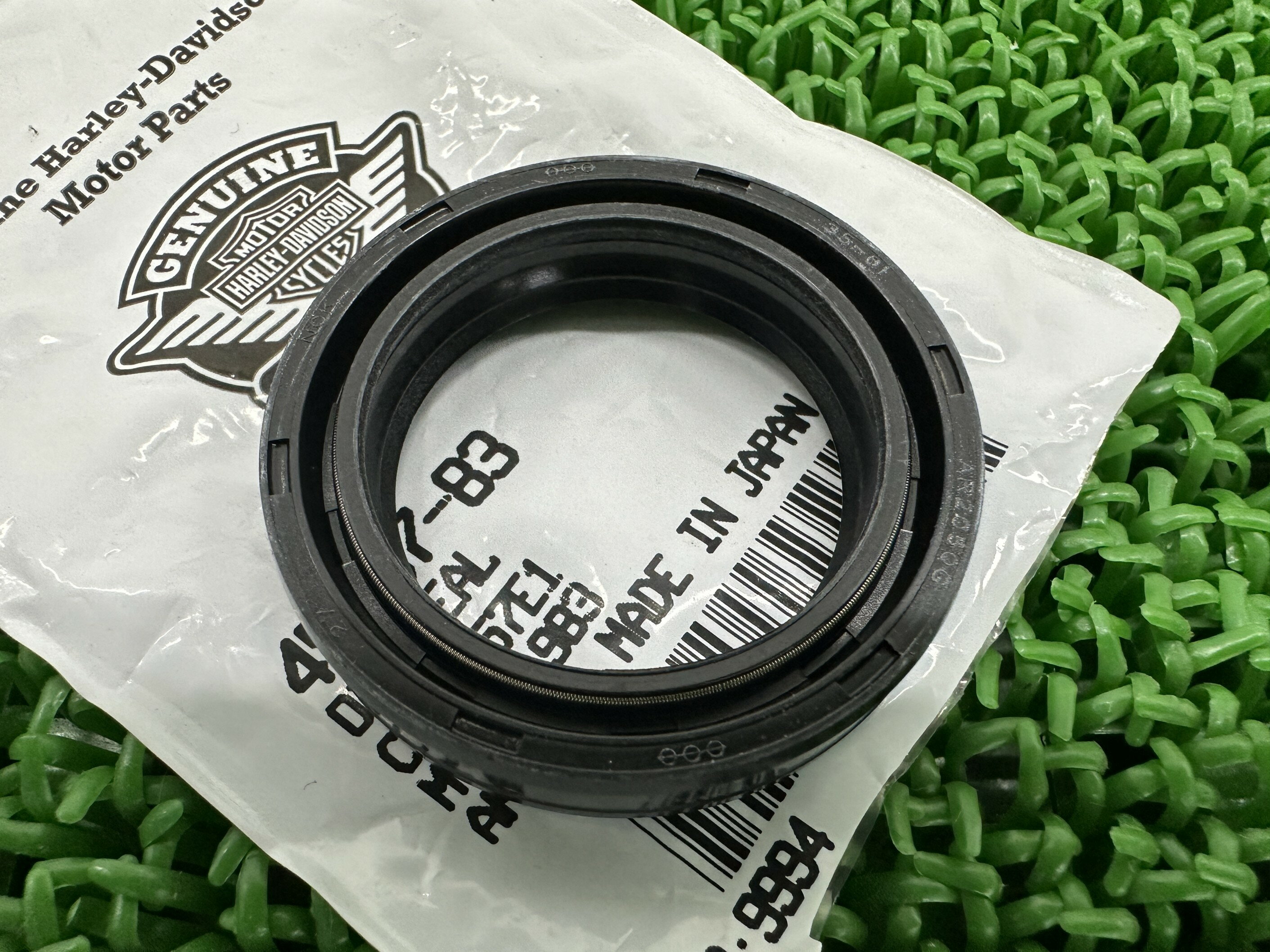 フロントフォークオイルシール 片側 在庫有 即納 ハーレー 純正 新品 バイク 部品 35mm 未使用品 86年..