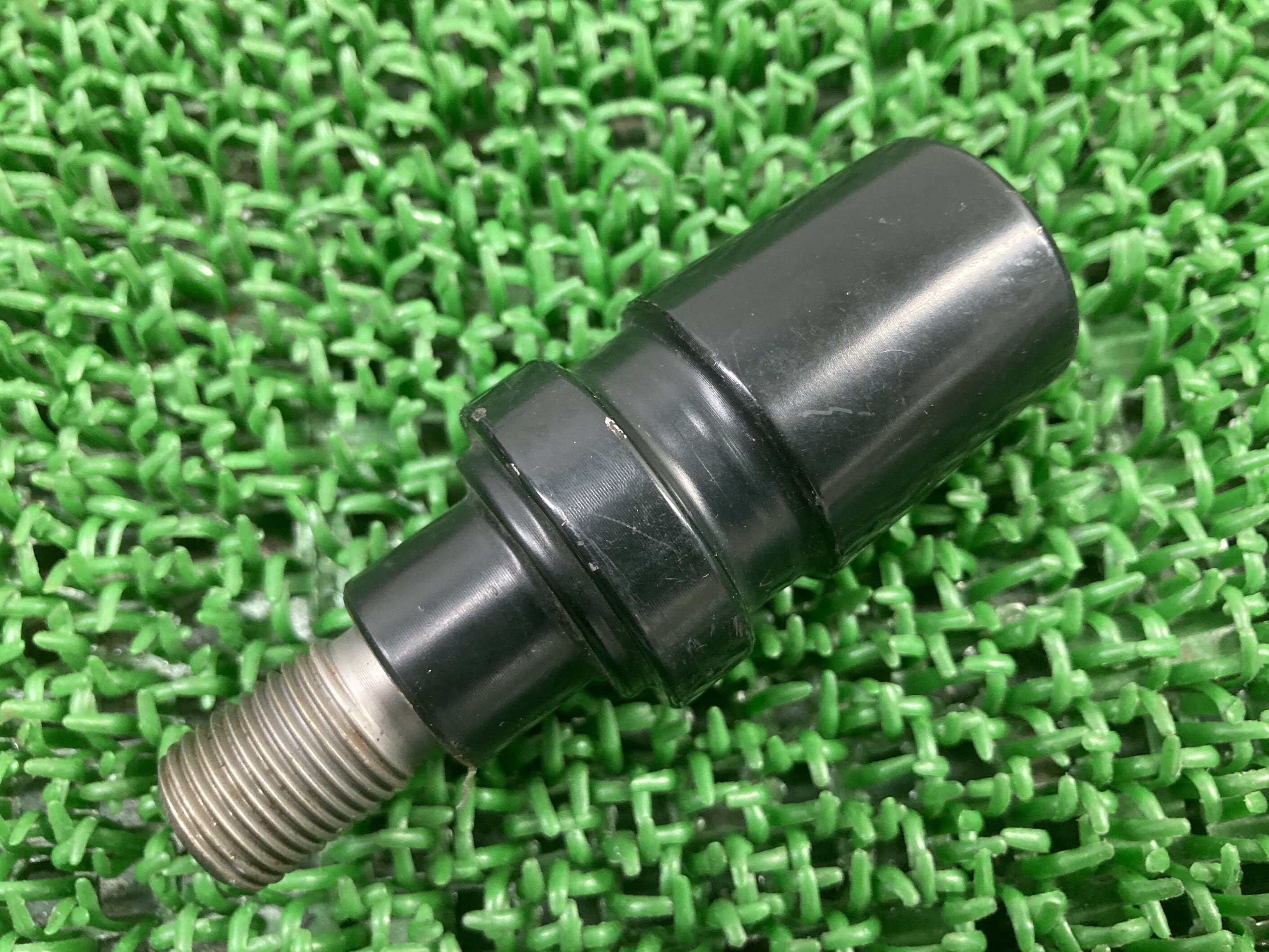 YZF600Rハンドルバーエンド片側ヤマハ純正バイク部品4TVグリップエンドハンドルウエイトペイント素材に曲がり無し車検Genuine【中古】 99