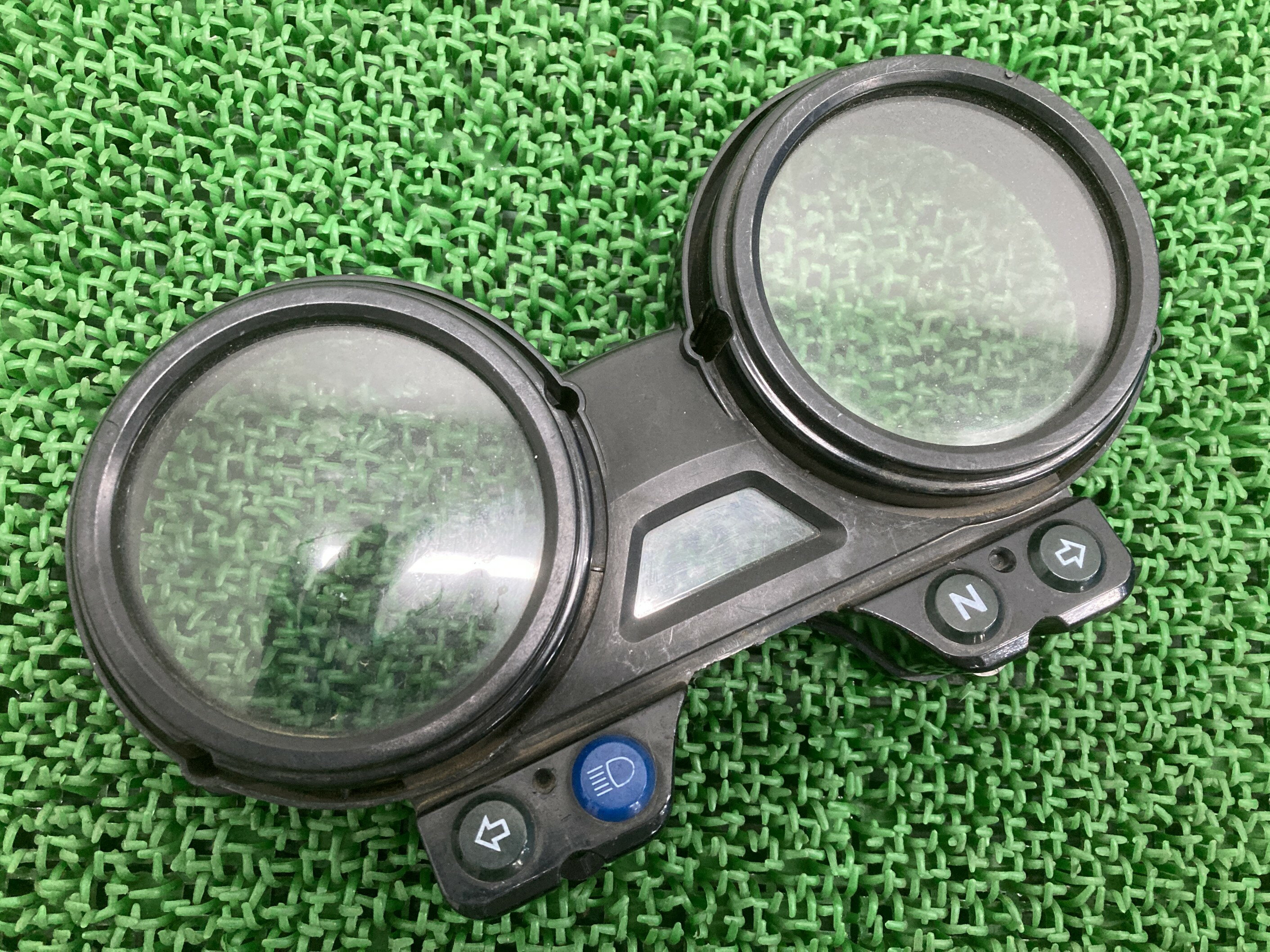 ZRX400メーターカバーカワサキ純正バイク部品ZR400Eメーターケース割れ欠け無し品薄希少品車検Genuine【中古】 76