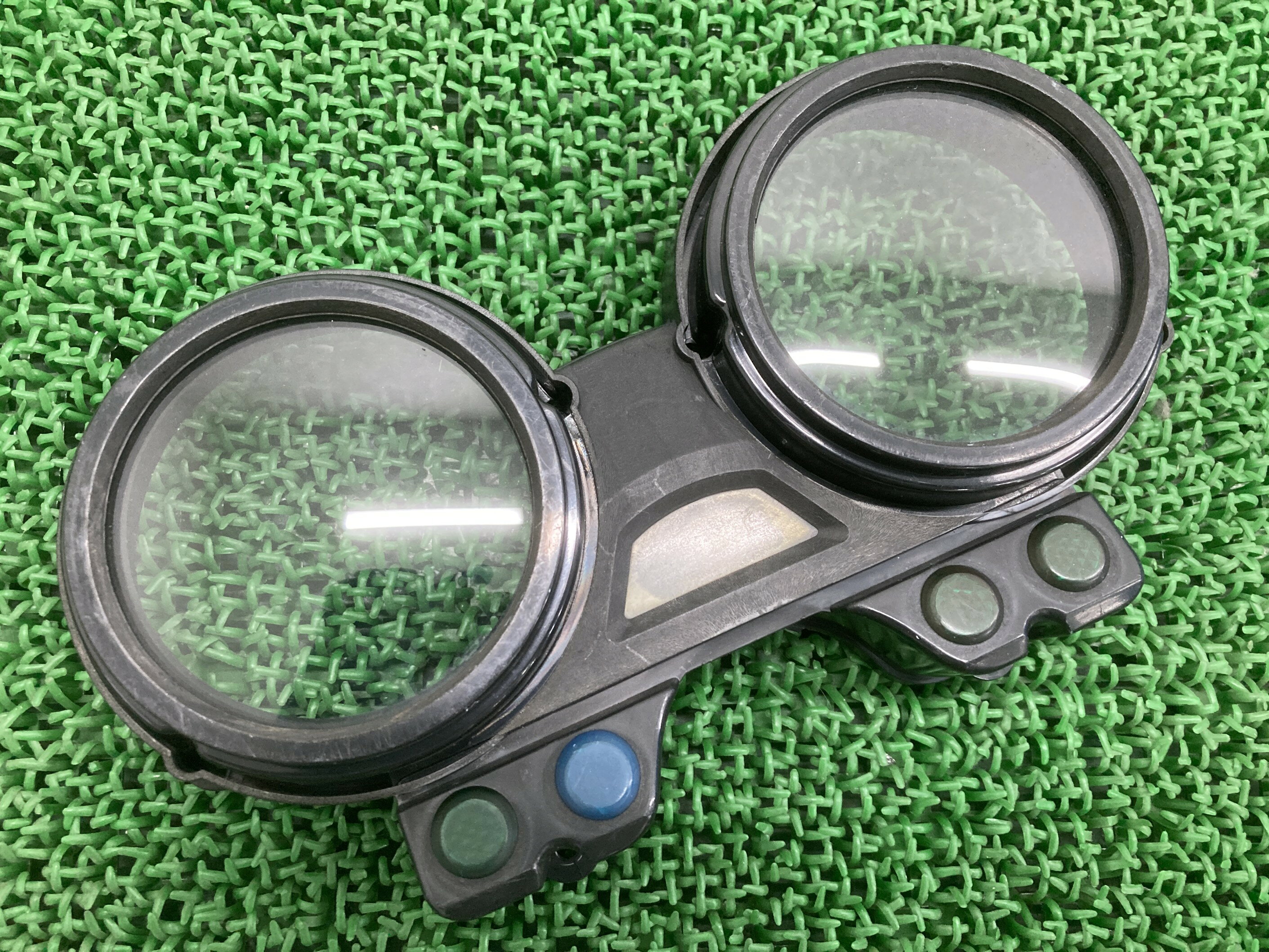 ZRX400メーターカバーカワサキ純正バイク部品ZR400Eメーターケース修復素材にコケキズなし品薄希少品車検Genuine【中古】 72