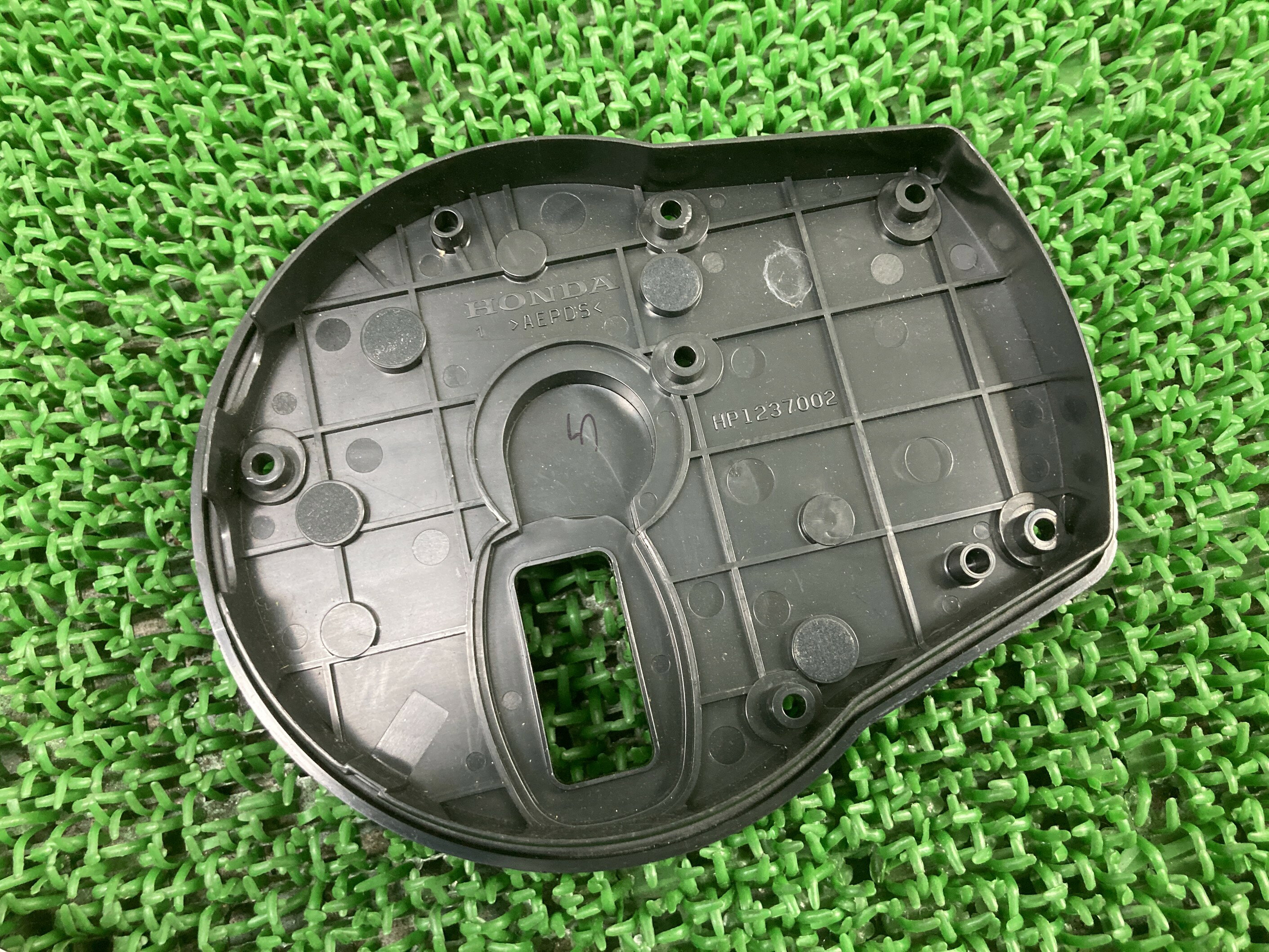 GB350 メーターカバー ホンダ 純正 バイク 部品 NC59 メーターケース ロアカバー コンディション良好 割れ欠け無し 車検 Genuine 【中古】 ...