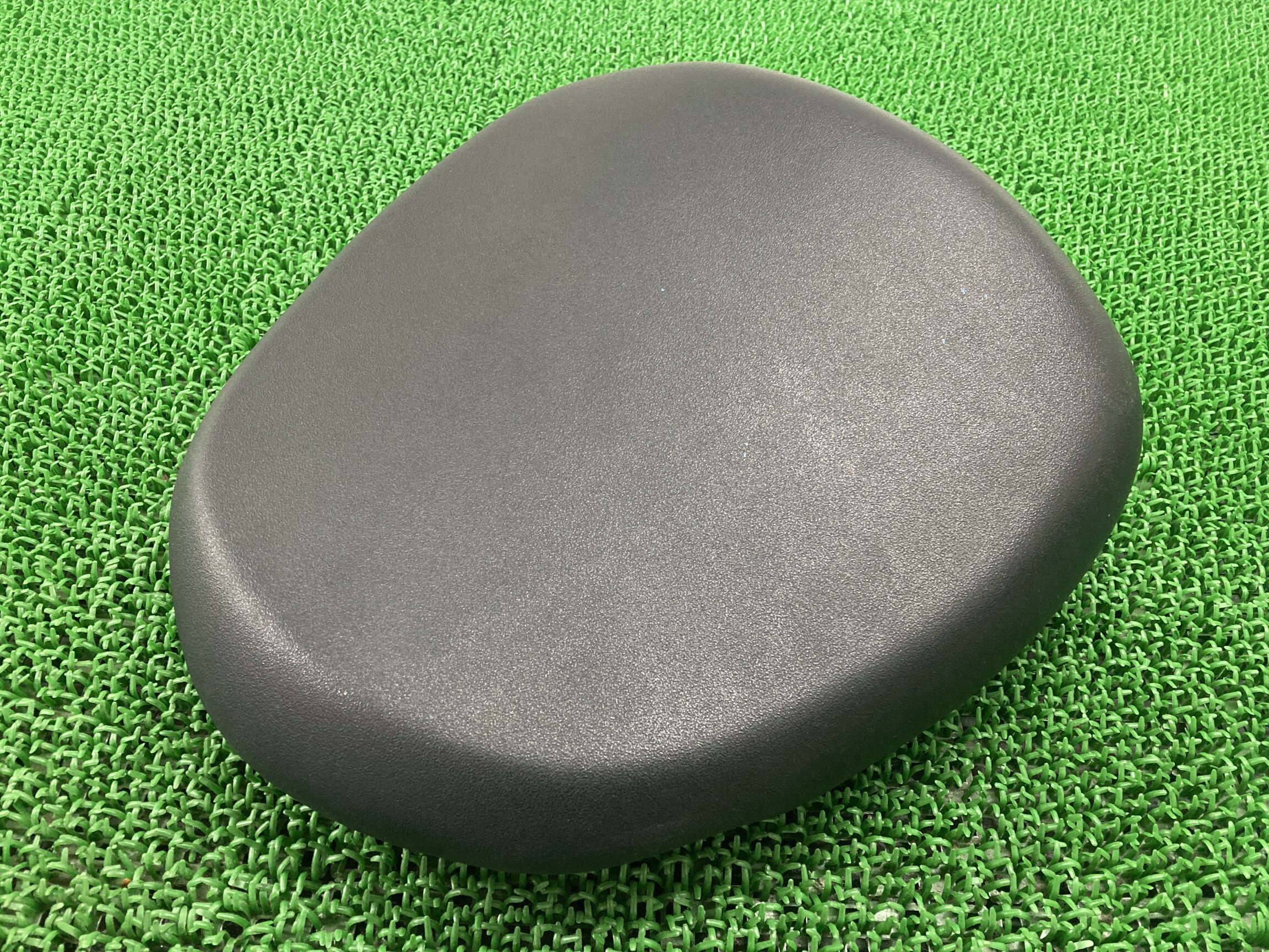 GSX1300Rハヤブサ タンデムシート スズキ 純正 バイク 部品 GX72A リアシート 修復素材に 品薄 希少品 車検 Genuine 【中古】 30