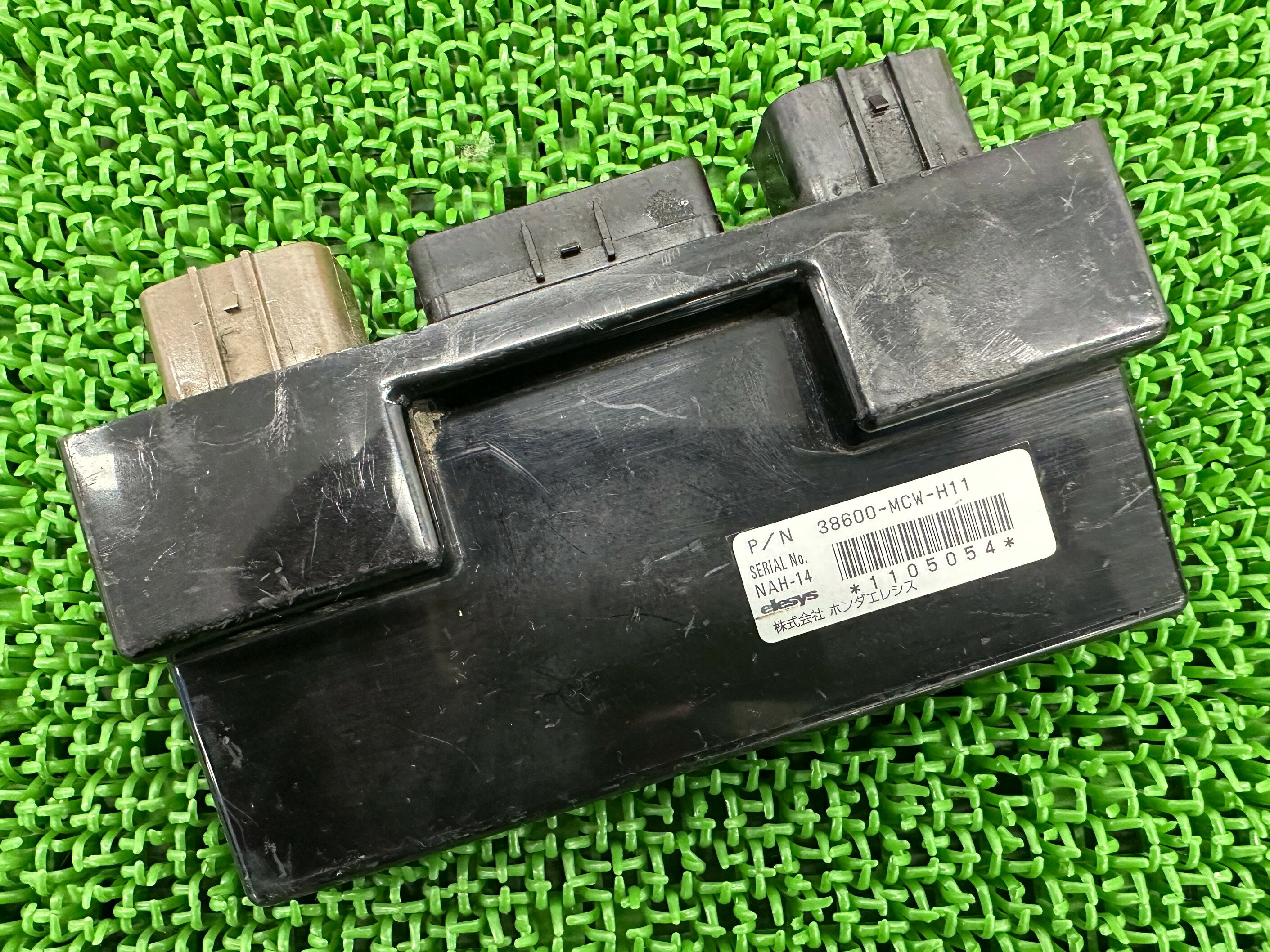 VFR800 ABSコントロールユニット ホンダ 純正 バイク 部品 RC46 機能的問題なし 品薄 希少品 安心のノ..