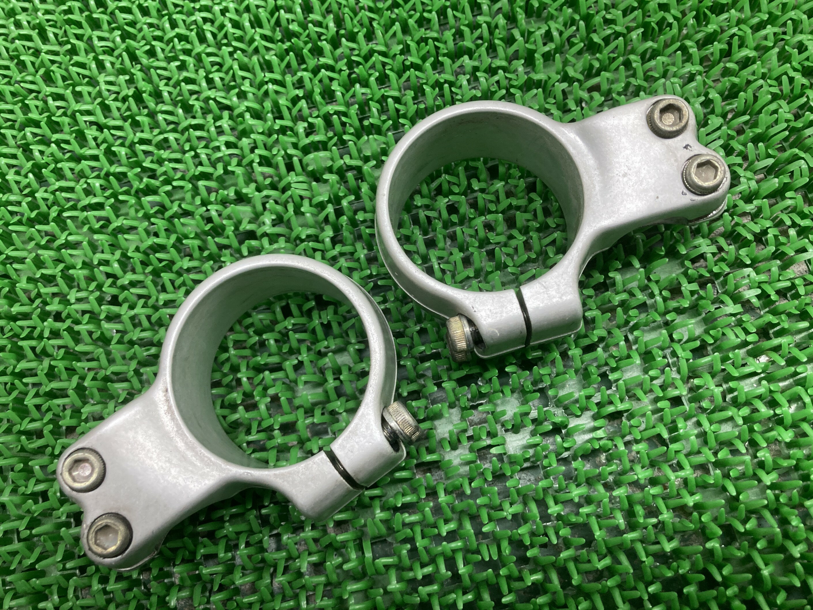 SS900ieセパレートハンドルクランプ左右ドゥカティ純正バイク部品セパハン50φ曲がり無し品薄希少品車検Genuine【中古】 58