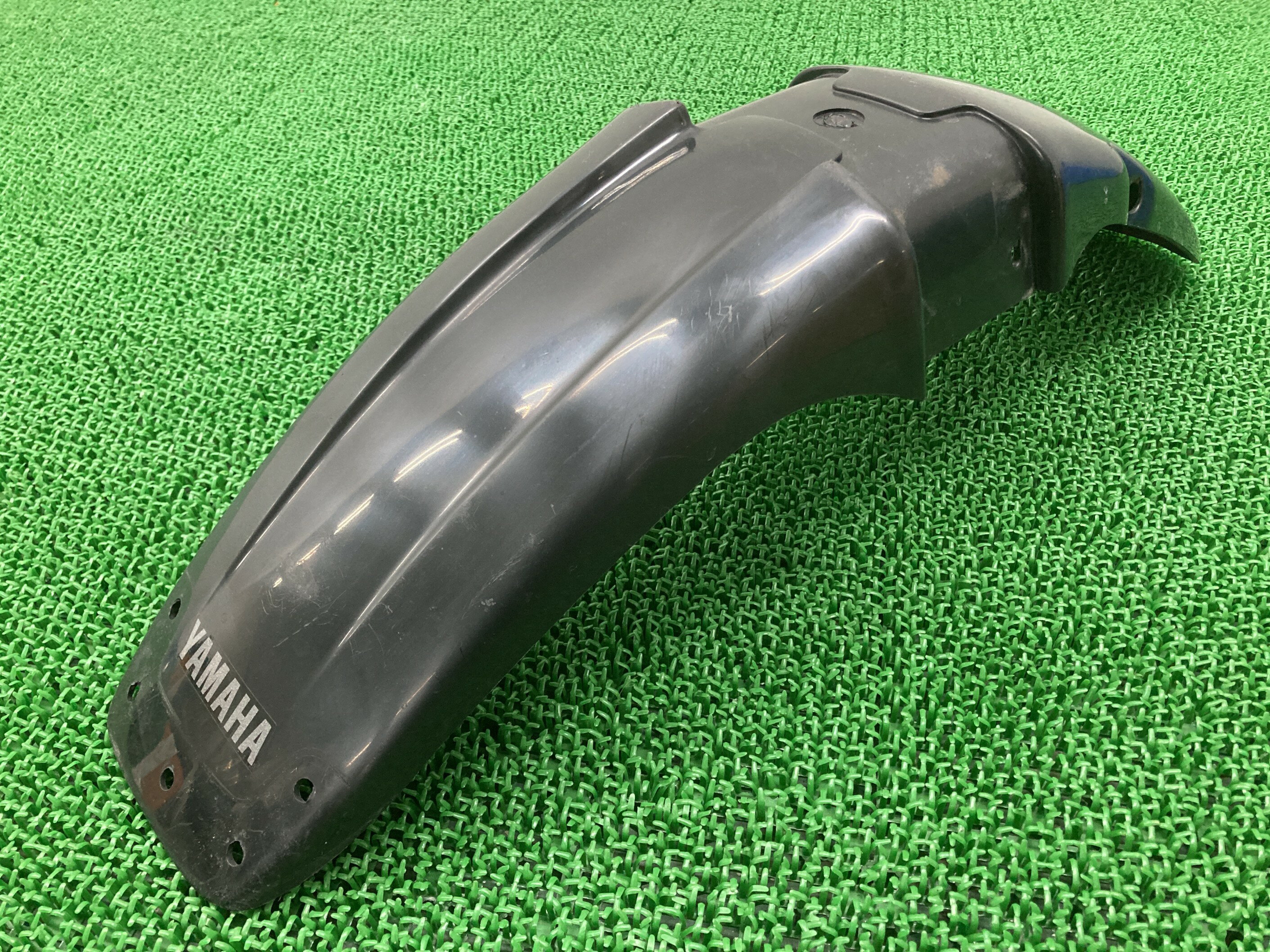 TW200TW225フロントフェンダー黒ヤマハ純正バイク部品DG07JDG09J修復素材に品薄希少品車検Genuine【中古】