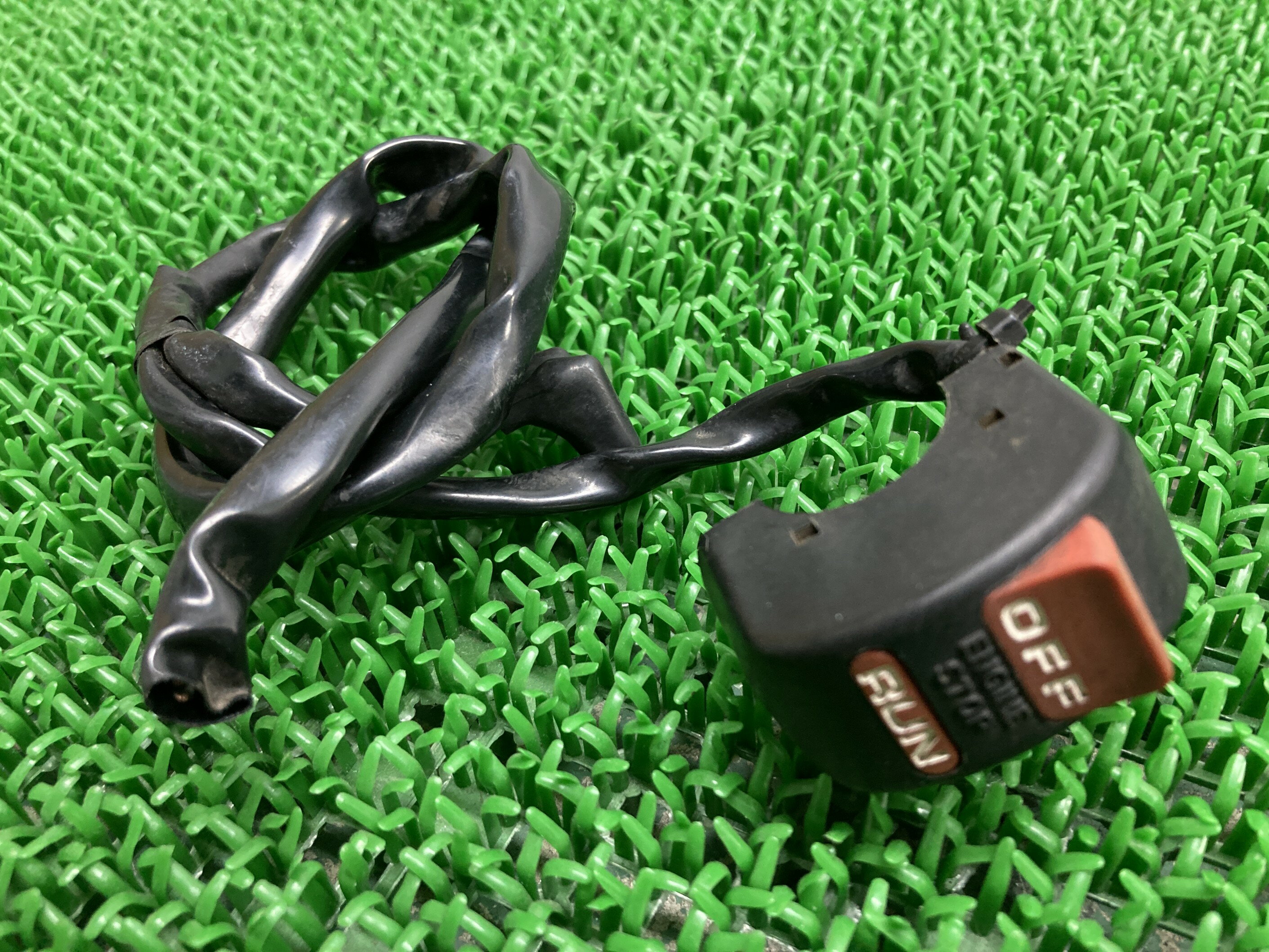 NSR250Rハンドルスイッチ右ホンダ純正バイク部品MC18スイッチボックスキルスイッチ修復素材に品薄希少品車検Genuine【中古】 77