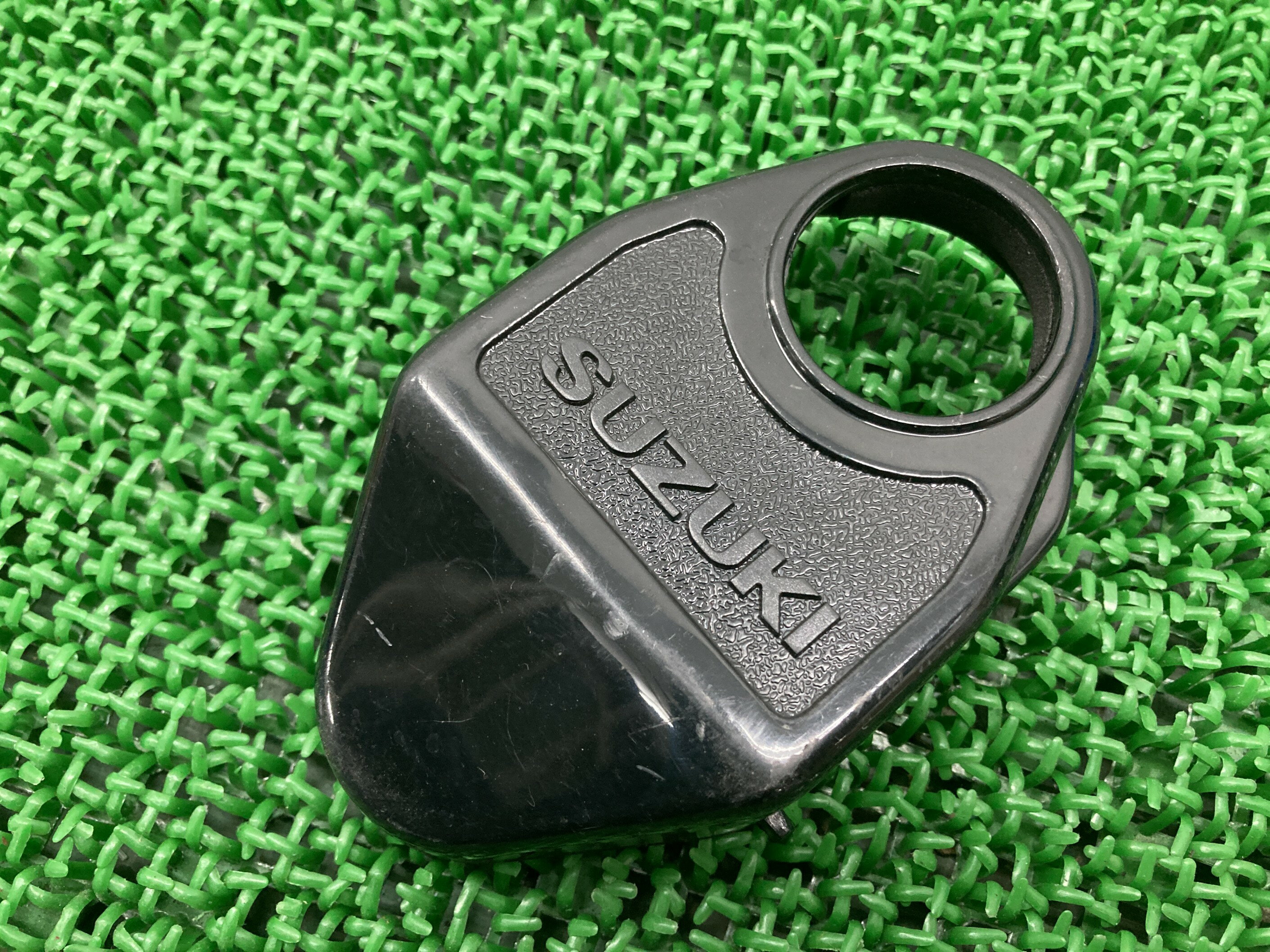 GN125 ハンドルカバー スズキ 純正 バイク 部品 NF41A 割れ欠け無し 品薄 希少品 車検 Genuine 【中古】 53