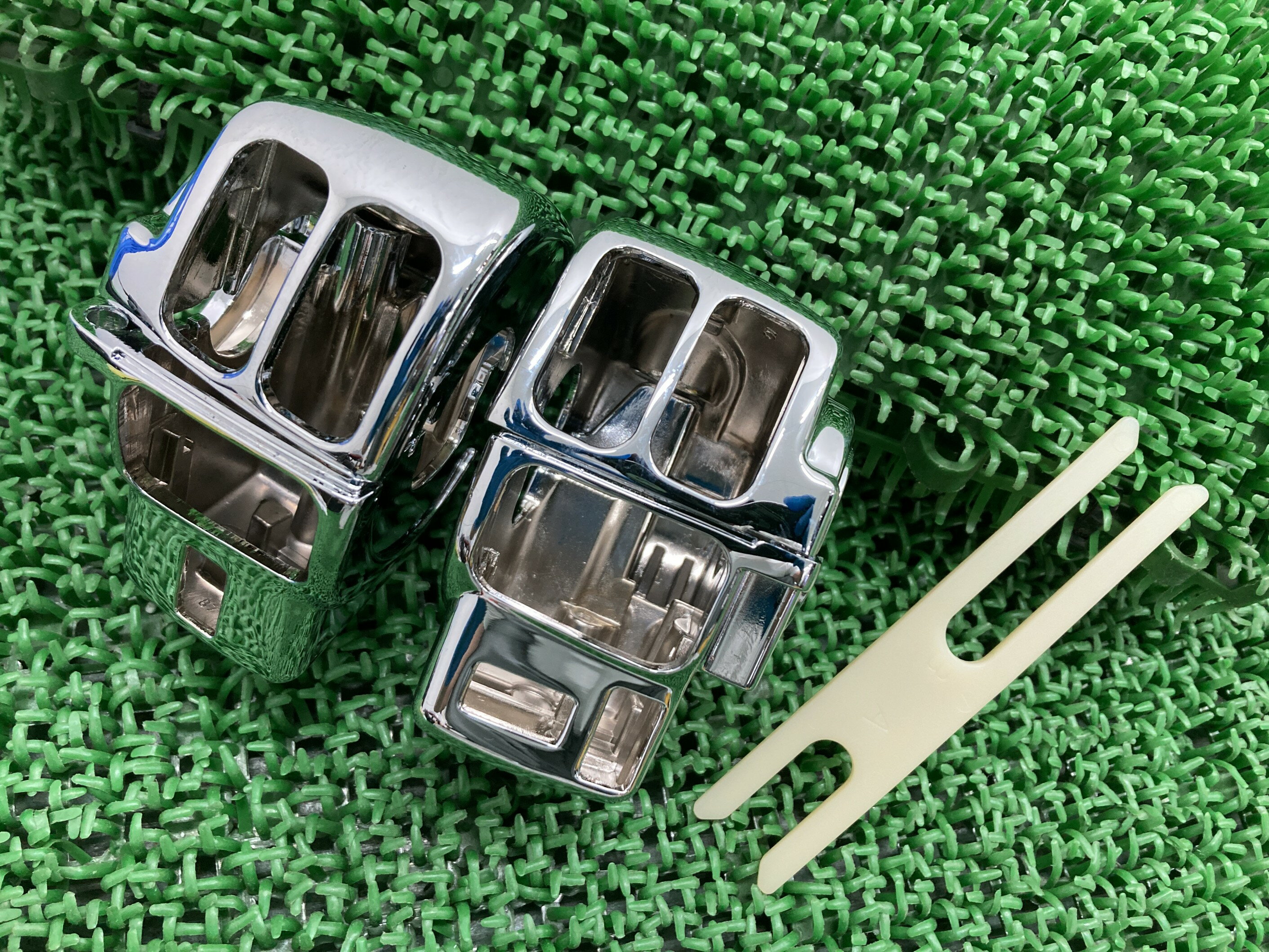 ツーリングハンドルスイッチケース左右ハーレー純正バイク部品品番71813-0996〜13年FLHTFLHTCFLHX車検Genuine【中古】 34