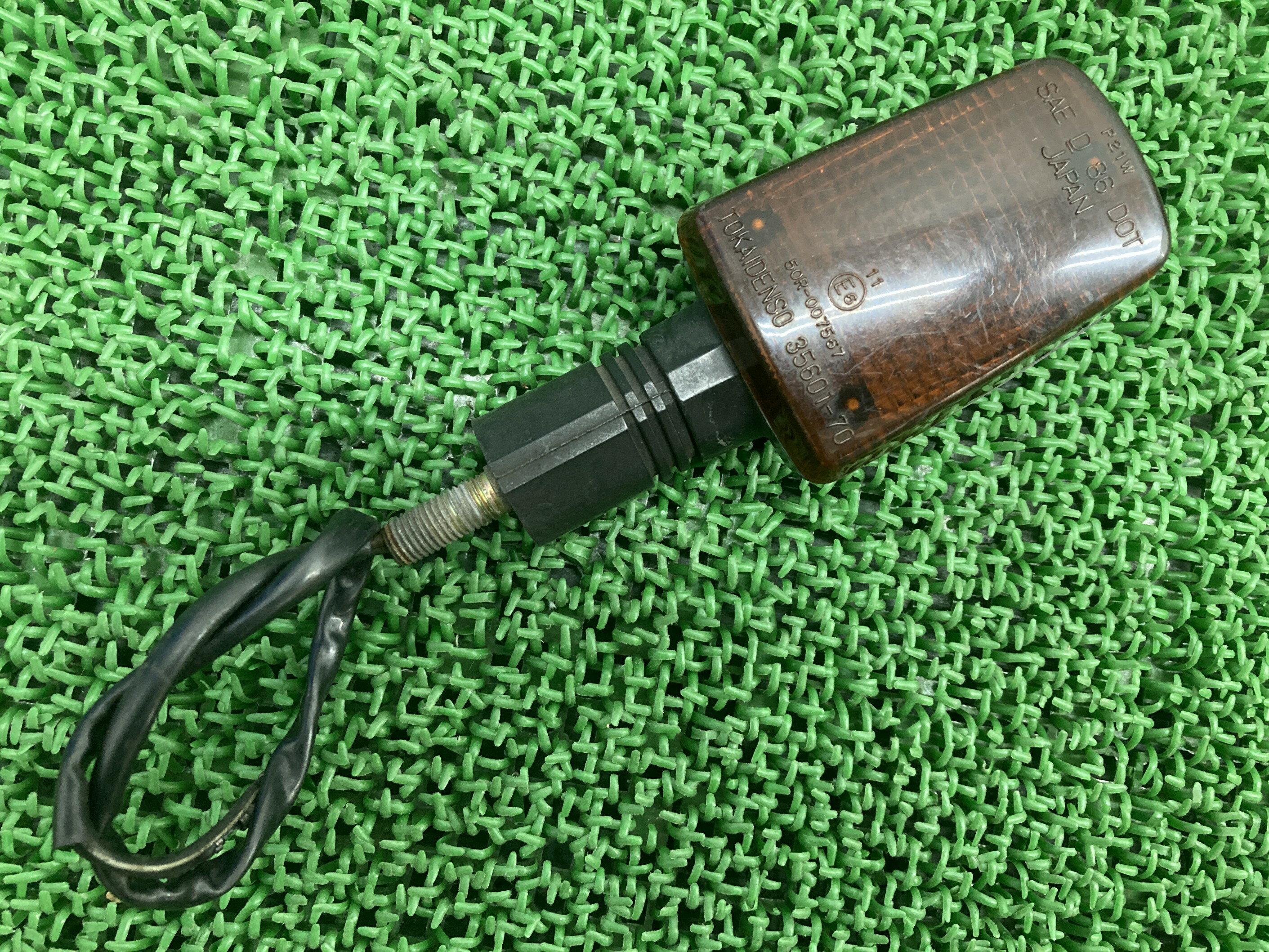 GSX400Sカタナ ウインカー 片側 スズキ 純正 バイク 部品 GK77A 刀 KATANA GSX250Sカタナ 割れ欠け無し 車検 Genuine 【中...